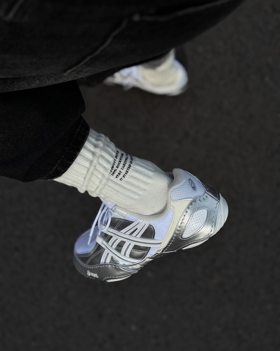 Asics Hypersync 皮革 網眼 薄底 銀白