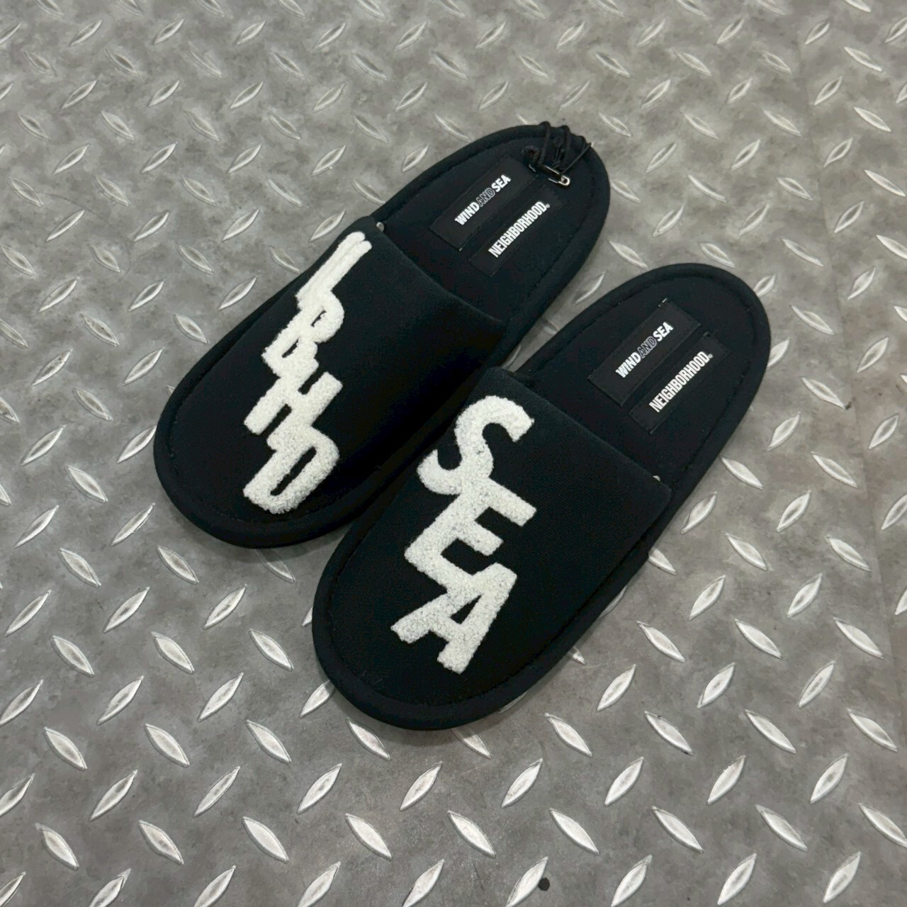 NEIGHBORHOOD x WIND AND SEA NHWDS / C-SLIPPER BLACK SIZE F