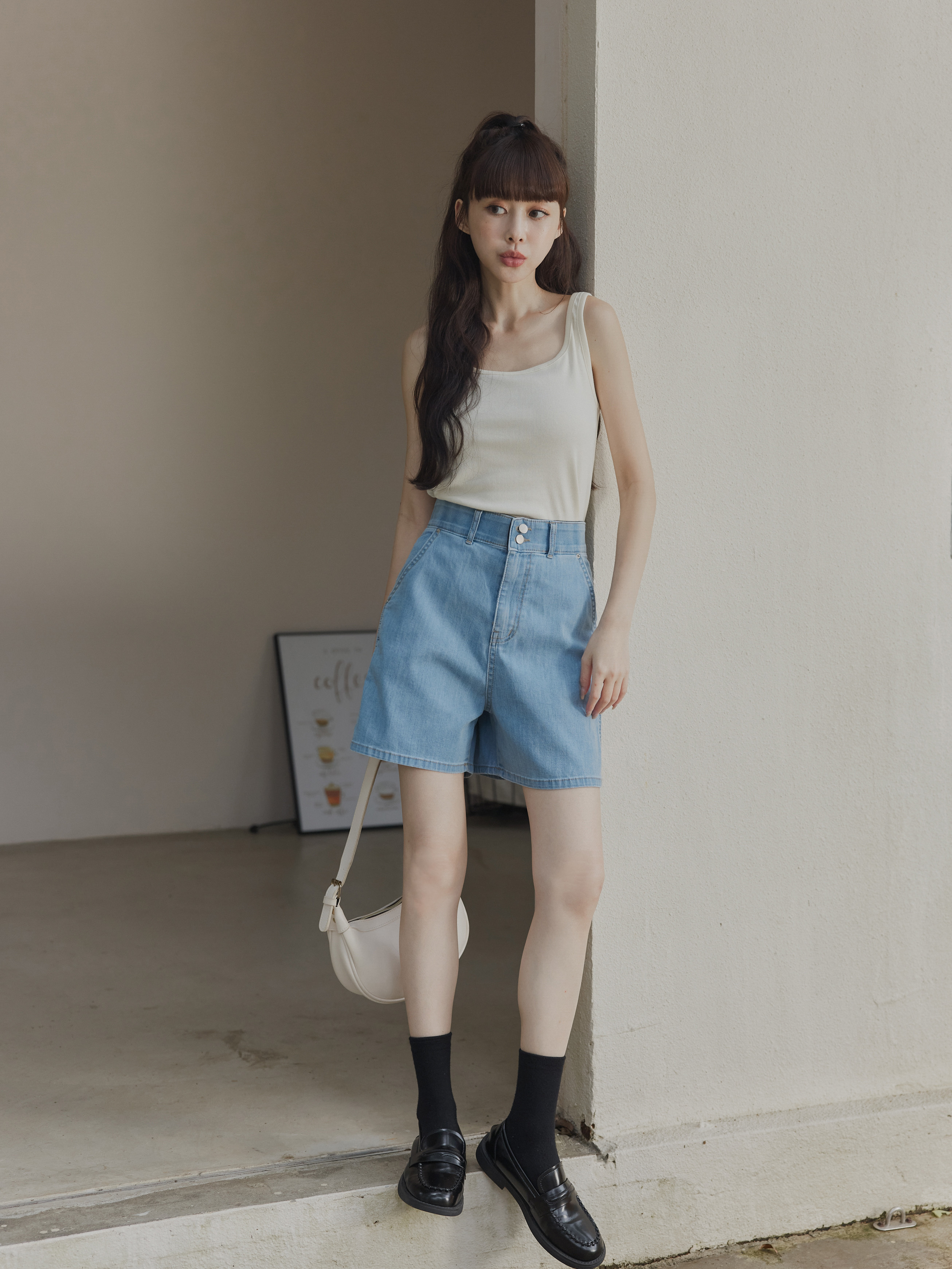 ハイウエスト ダブルボタン ステッチデザイン デニムショートパンツ