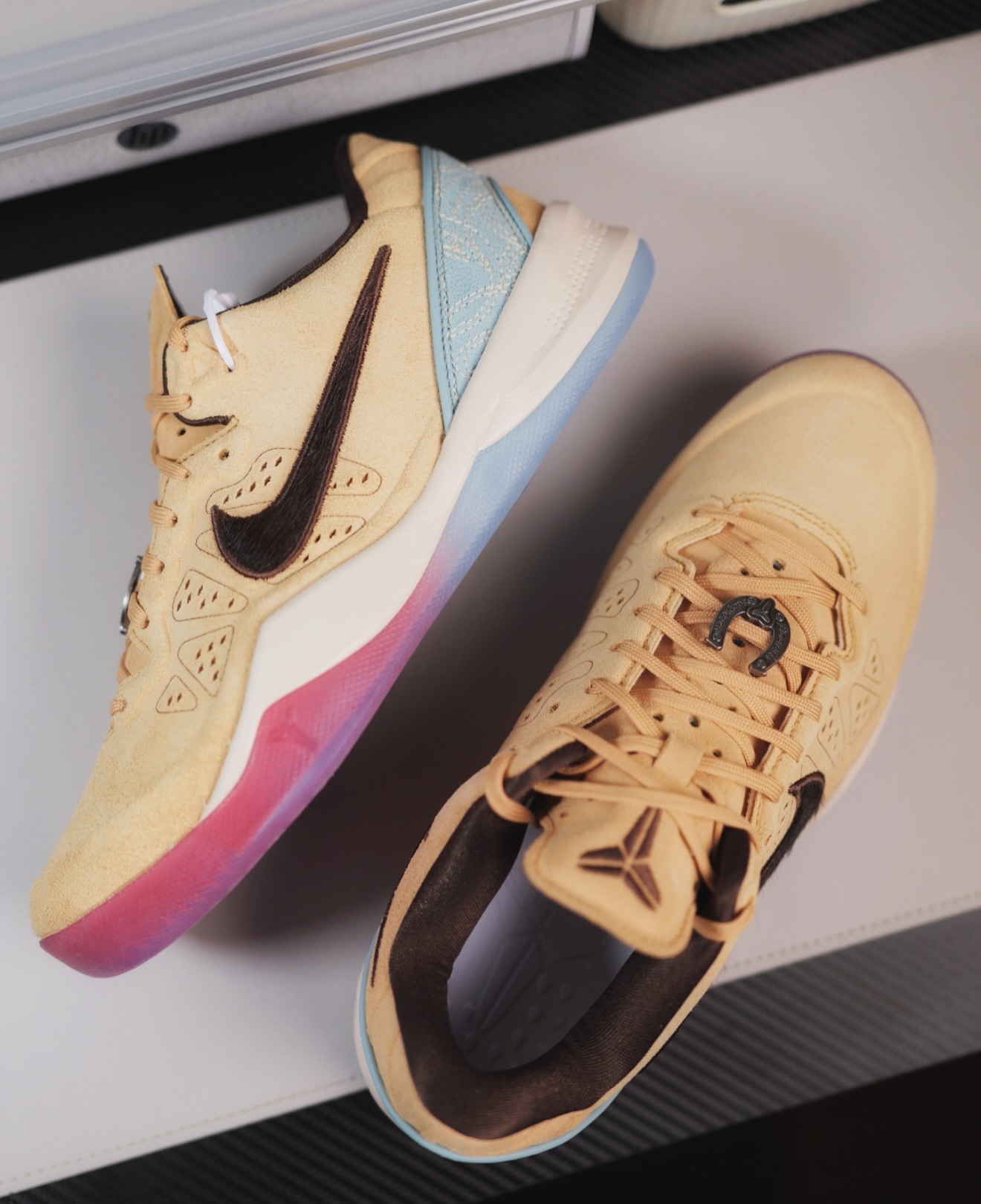 Nike Kobe 8 Protro ’Siempre Hermanos im1820-100