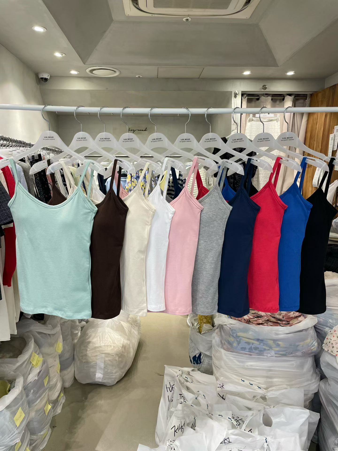 LR4315 幼肩帶軟熟Bra Top