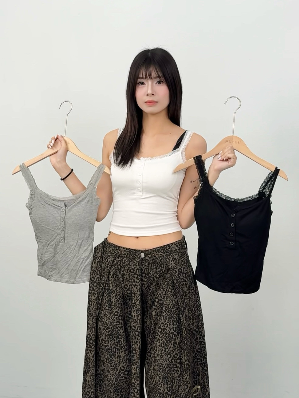 C84 預購甜美蕾絲排扣胸墊背心