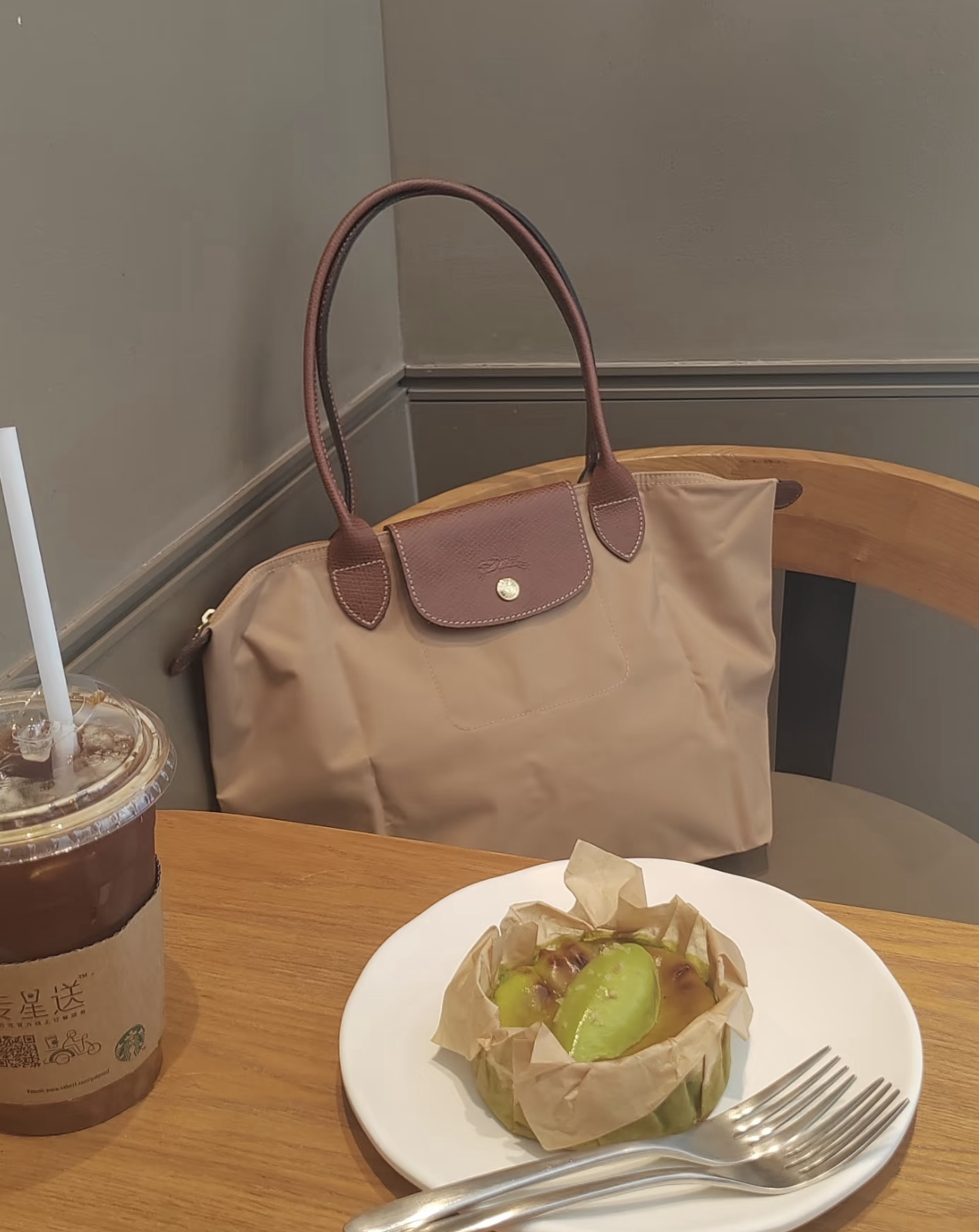 【預購】 Longchamp 中Size E0502800 (駱駝啡）
