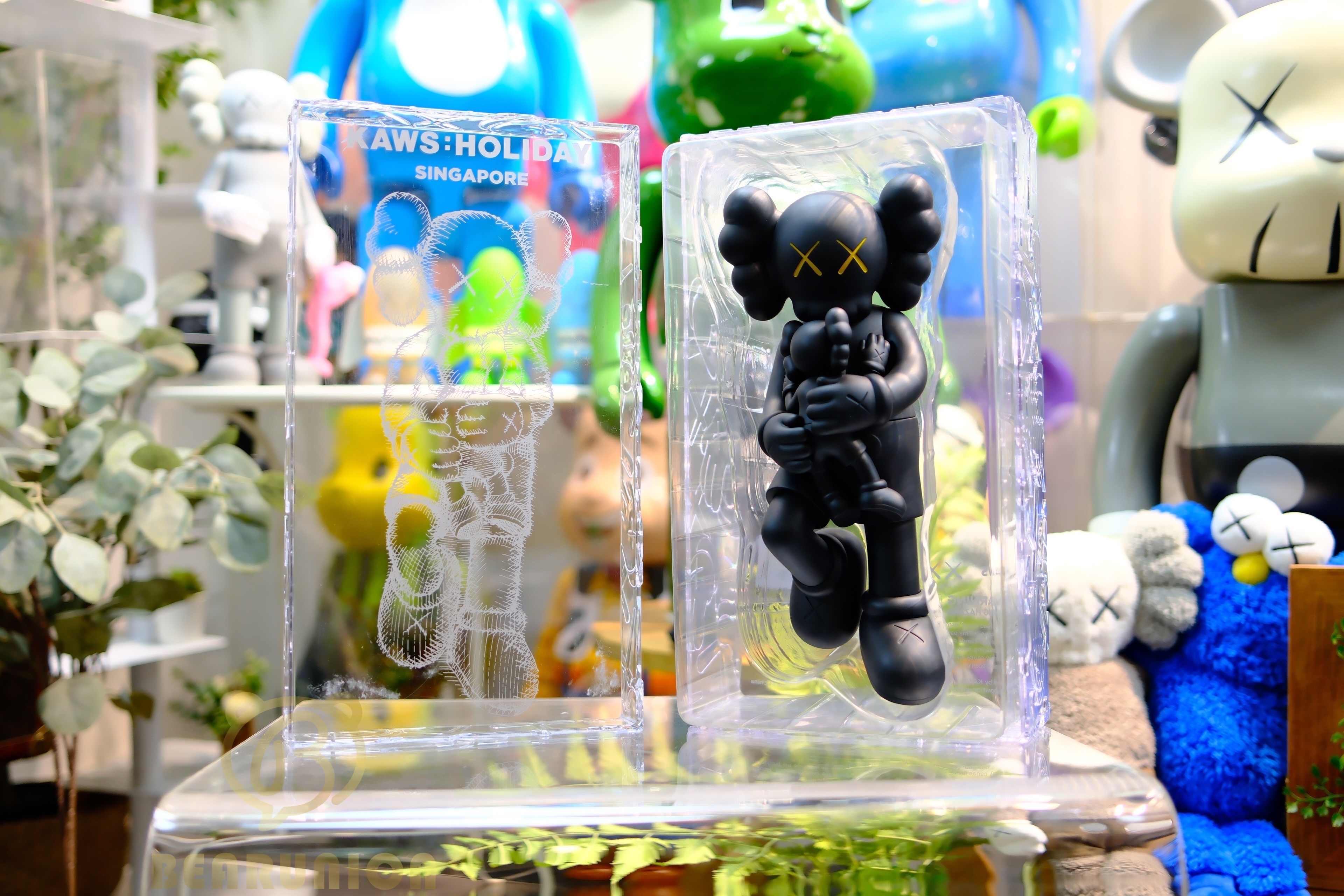 🥇現貨🥇KAWS HOLIDAY SINGAPORE Figure Black