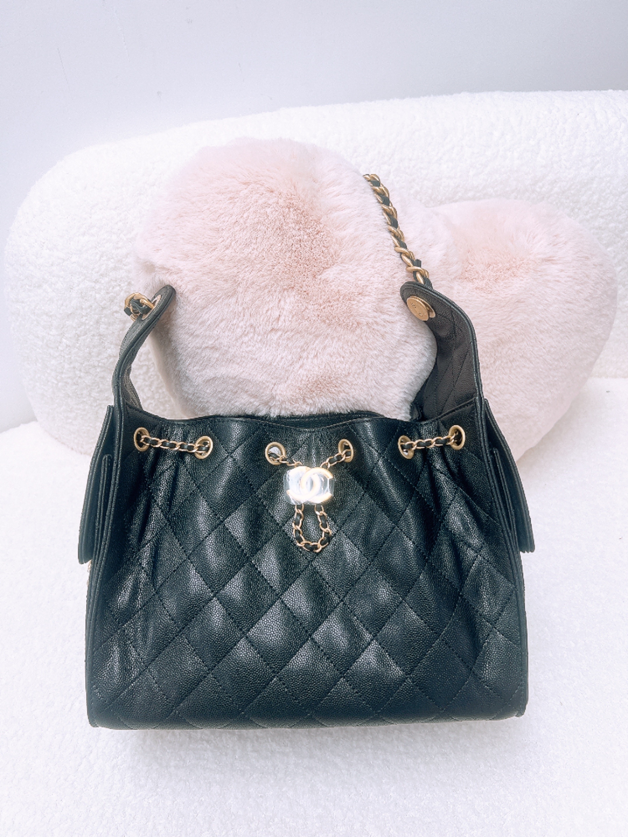 *Unused* Chanel 25 small (black caviar/ GHW)