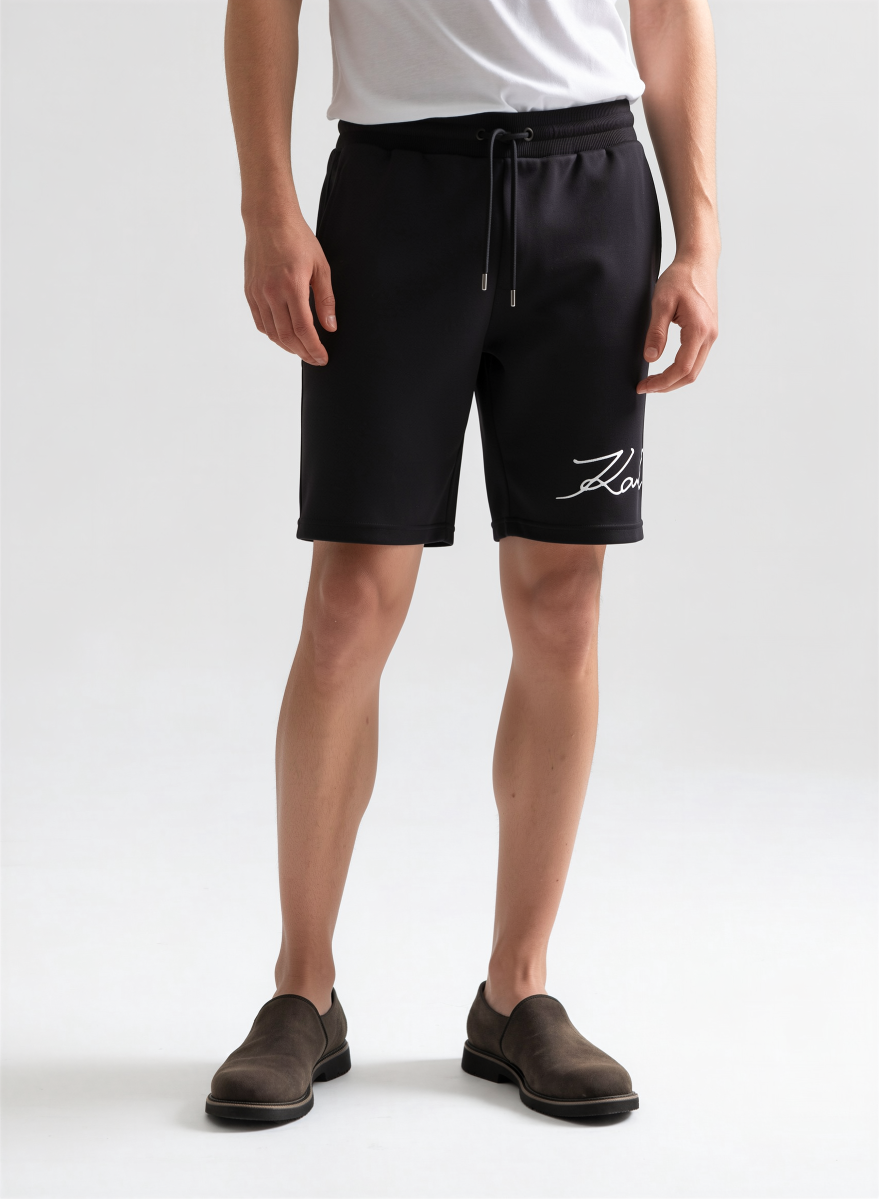 Karl 老佛爺 logo 黑色短褲 男款