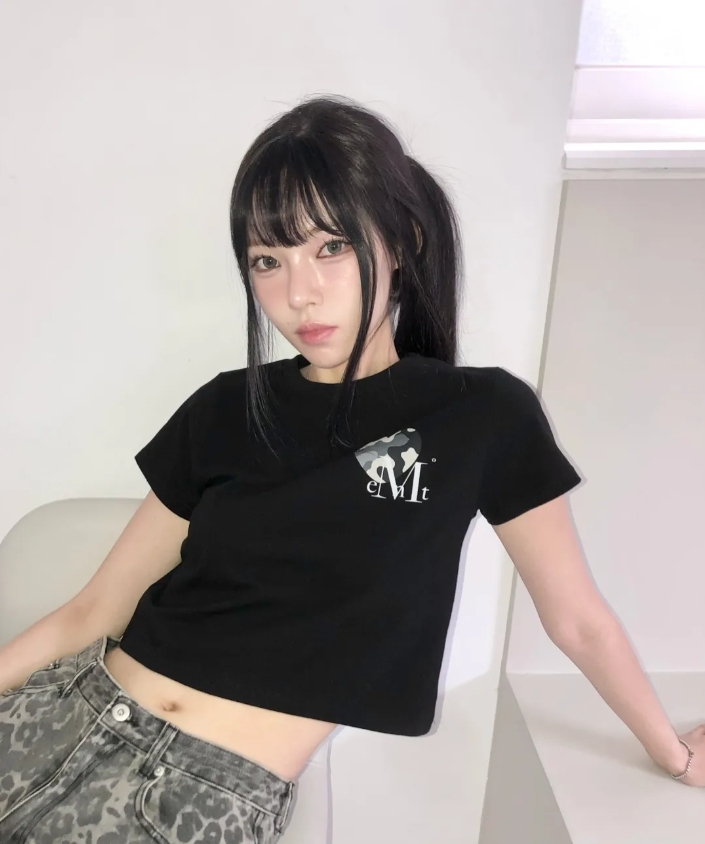 （現貨）韓牌 MUCENT CAVOO HEART 左胸 迷彩愛心 短T P0000BDV