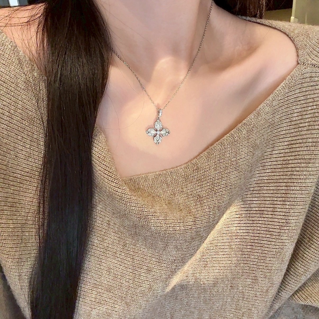 Gy”soft Brilliance白貝銀十字藤花白金鑽項鍊