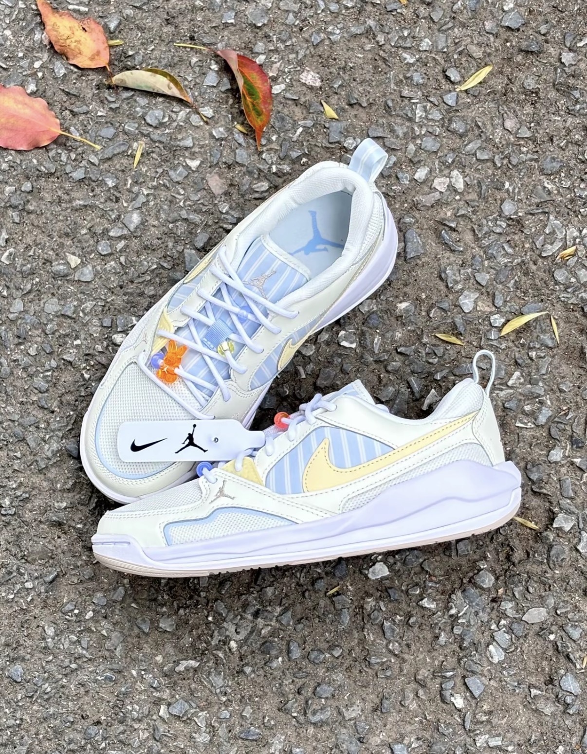 女鞋 NIKE W JORDAN CMFT ERA 奶油藍 串珠 條紋 皮革 喬丹 緩震 休閒 運動鞋【IR7556-171】
