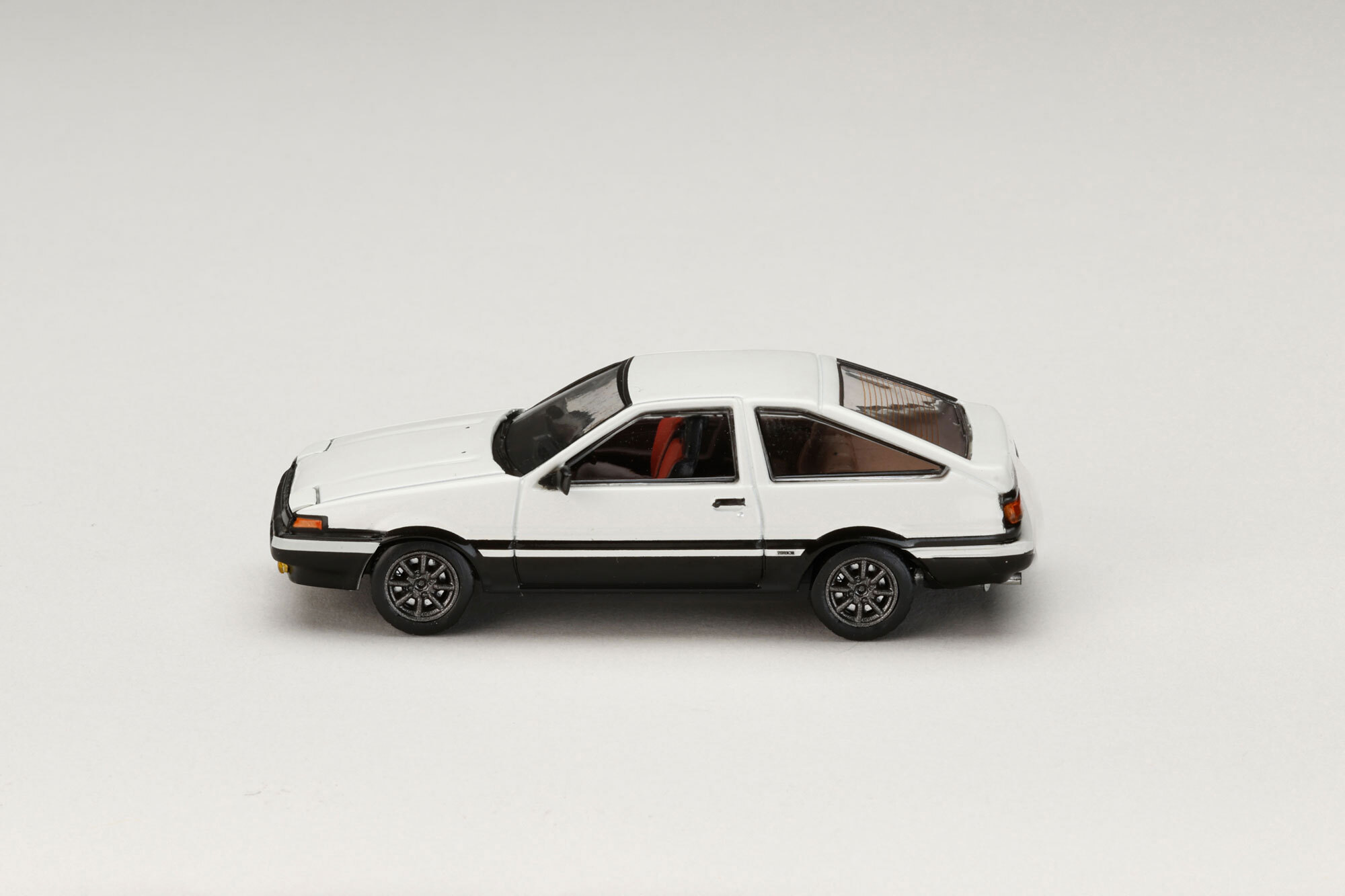 預訂:1/64 HOBBY JAPAN Toyota SPRINTER TRUNEO (AE86) GT-APEX JDM CUSTOMIZED VERSION  (HJ643008WB )