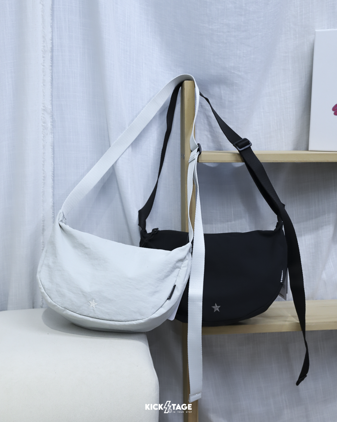 CONVERSE MINI CITY MESSANGER BAG 黑 白 星星 刺繡 可調整 側背包 郵差包 斜背包【UA5951】