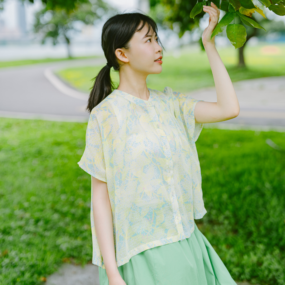 印花樂透膚寬版上衣/台灣原生樹/流蘇樹