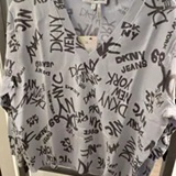 [S] DKNY FROST BLUE COMBO LOGO PRINTED V NECK PULLOVER, DJ4R0470-EIM (SD1896)