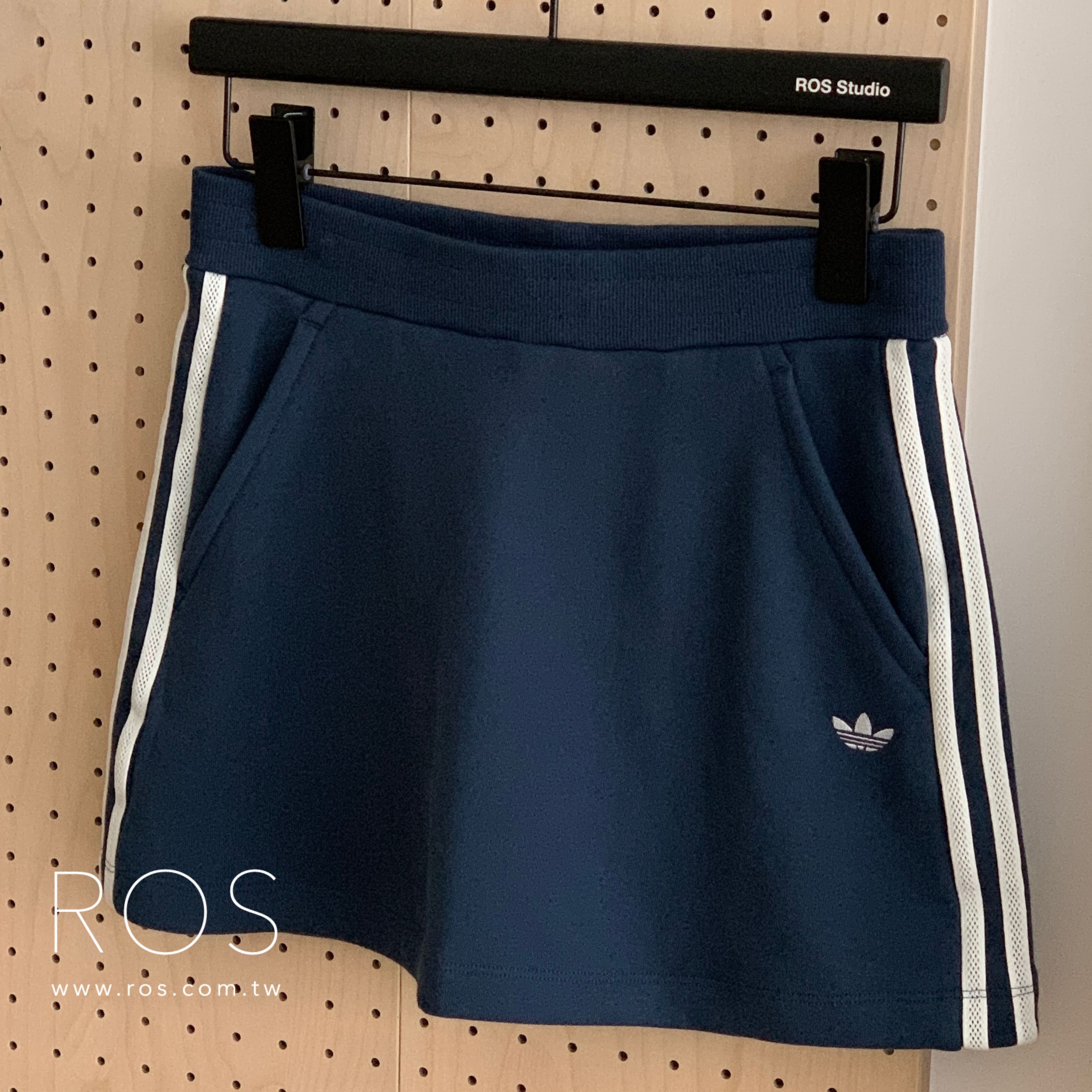 Adidas Original 深藍運動短裙