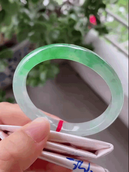 4185844 51mm冰飄綠貴妃翡翠手鐲 (50-52)