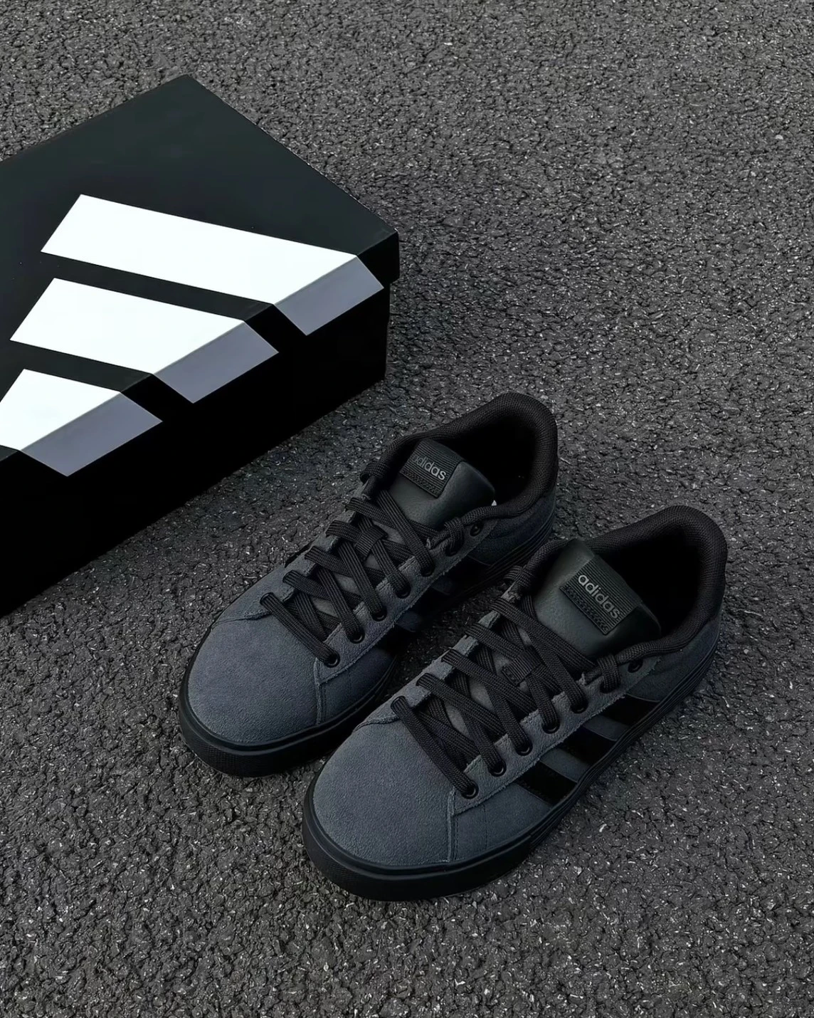 (預訂) Adidas Daily 4.0 - Black Grey