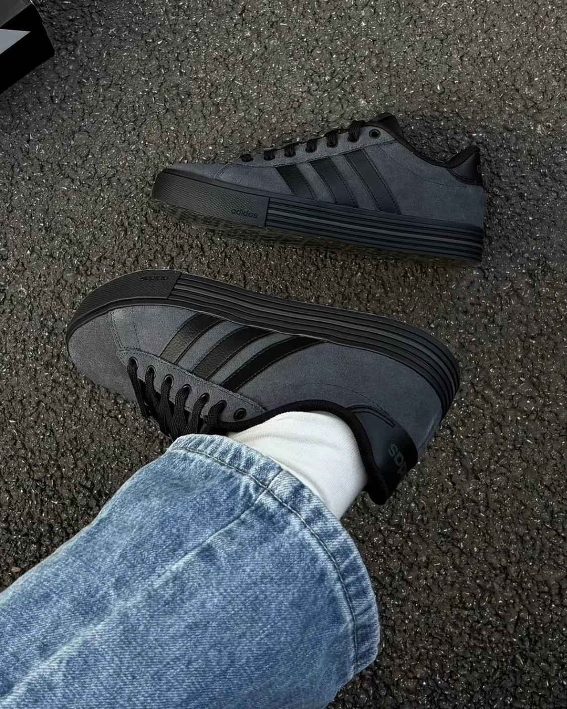 (預訂) Adidas Daily 4.0 - Black Grey
