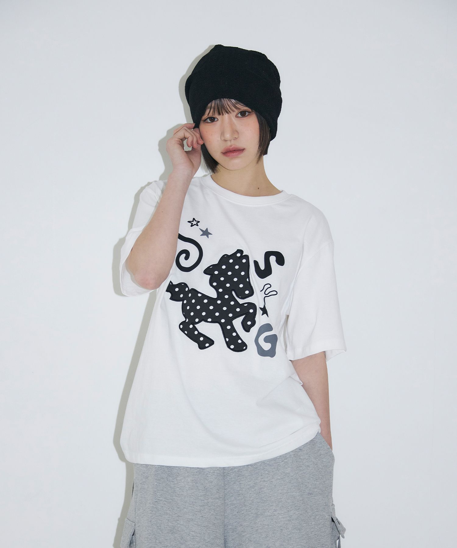 SLEEKGLOW 圓點馬尾貼布繡上衣 白色 SGBF14HT006-1