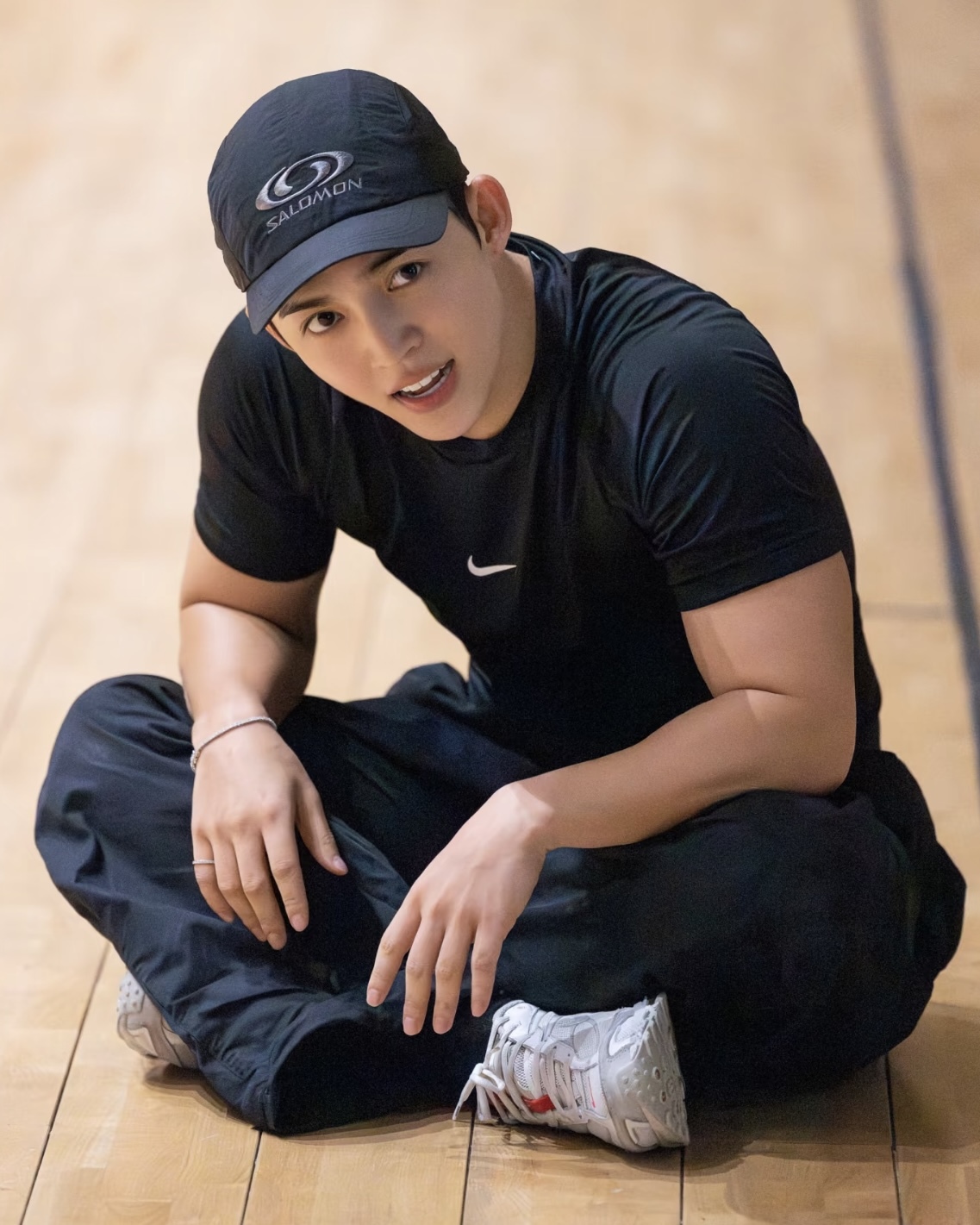 <崔勝哲同款> Salomon 韓國限定 機能 防潑 耐磨 尼龍 刺繡 LOGO 帽 兩款
