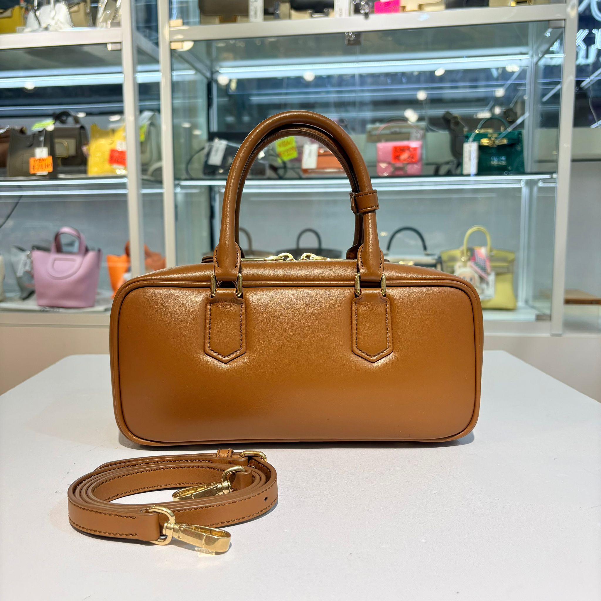 全新 Miu Miu Arcadie 啡色小牛皮 保齡球包 #張員瑛同款 #BRAND NEW #香榭站正品