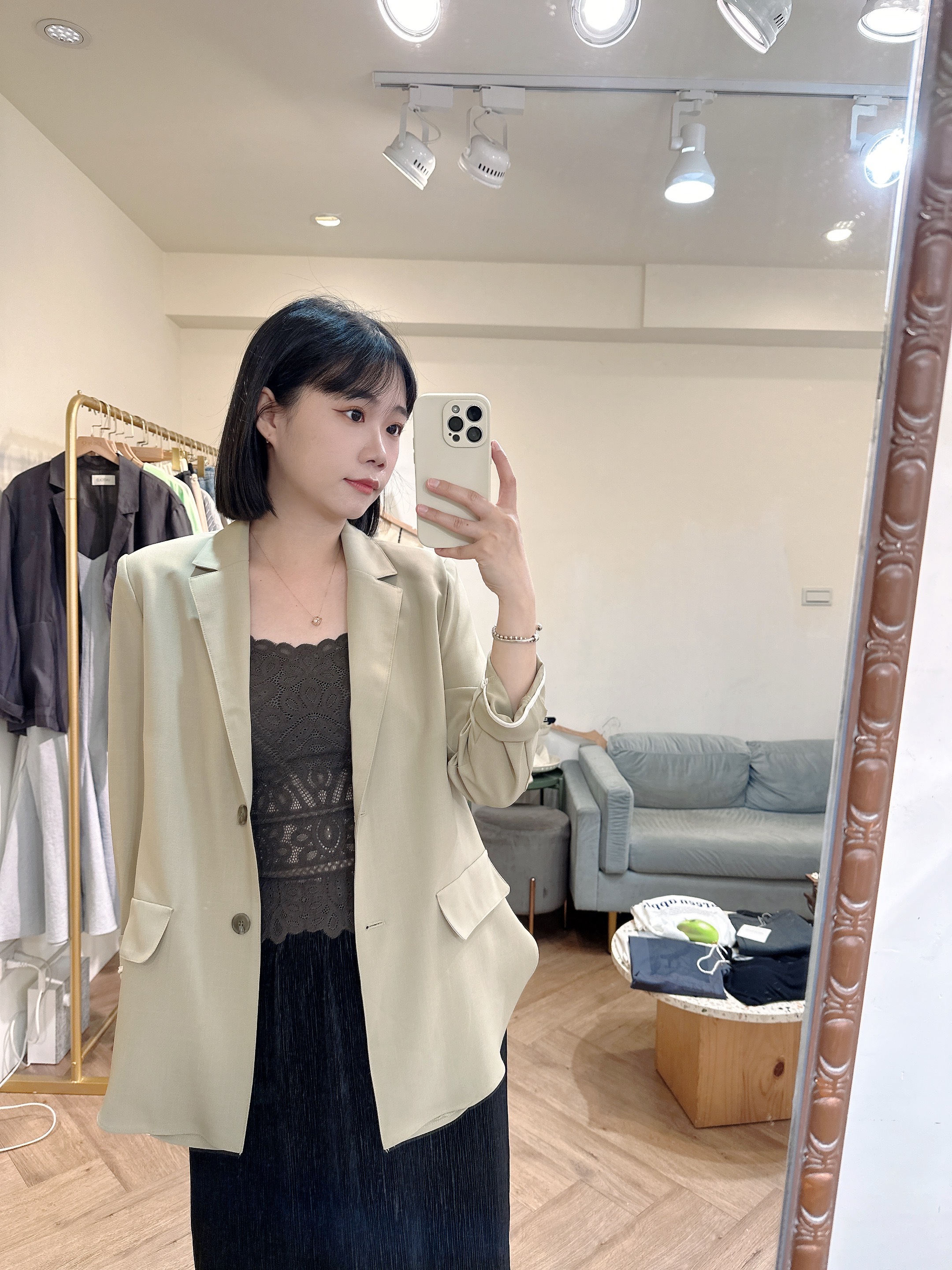 薄款襯衫式西裝外套