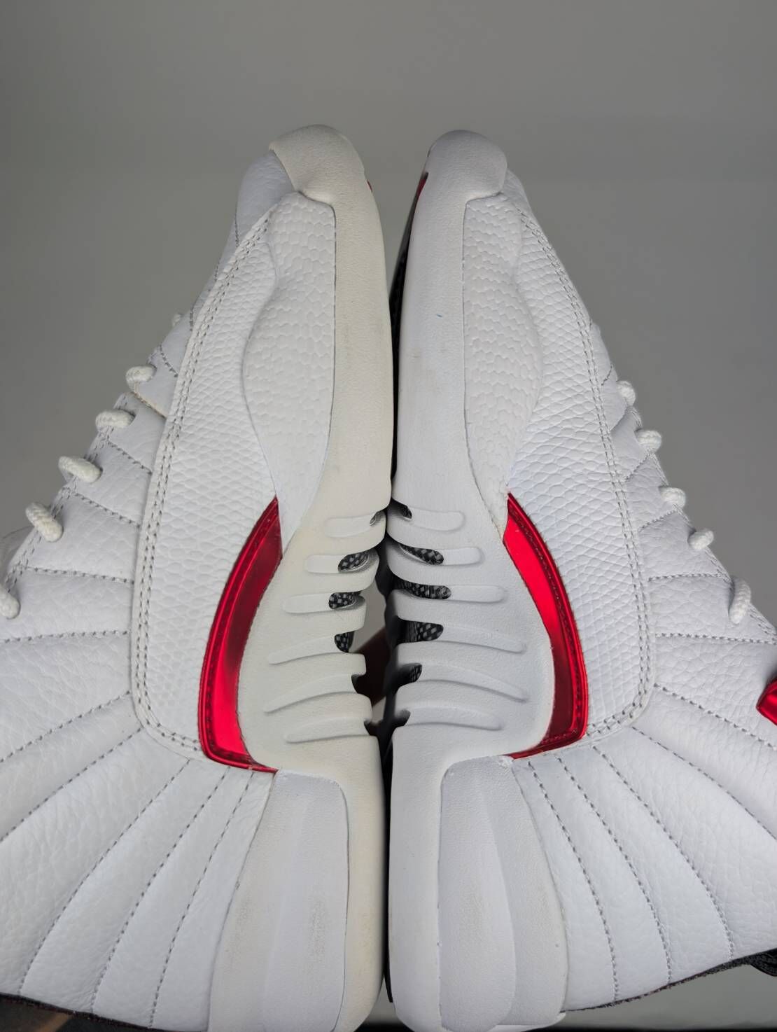 微瑕疵-左右腳中底鞋面鞋帶色差 153265-106 4Y Jordan 12 Retro Twist (GS)
