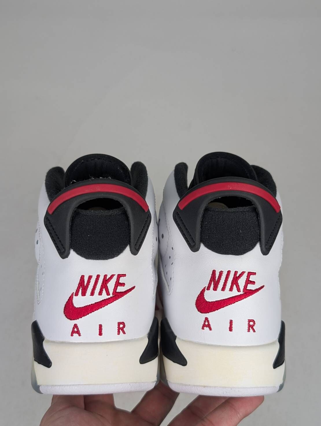 微瑕疵-左右腳中底鞋底泛黃 384665-106 5.5Y Jordan 6 Retro Carmine 2021 (GS)