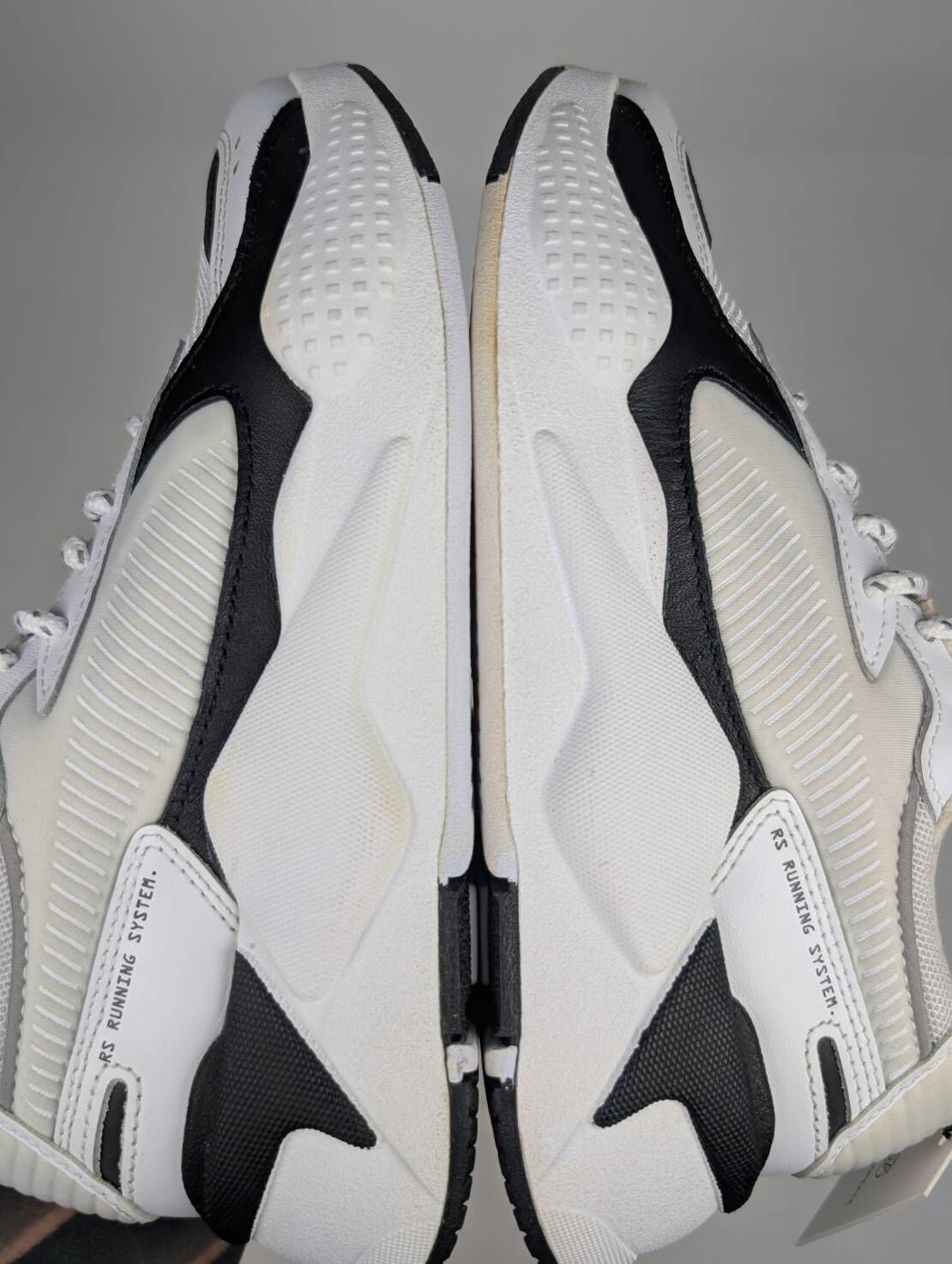 微瑕疵-左右腳鞋面泛黃左腳鞋底泛黃 369666-01 W4 Puma Rs-x Core 白黑  老爹鞋 泫雅