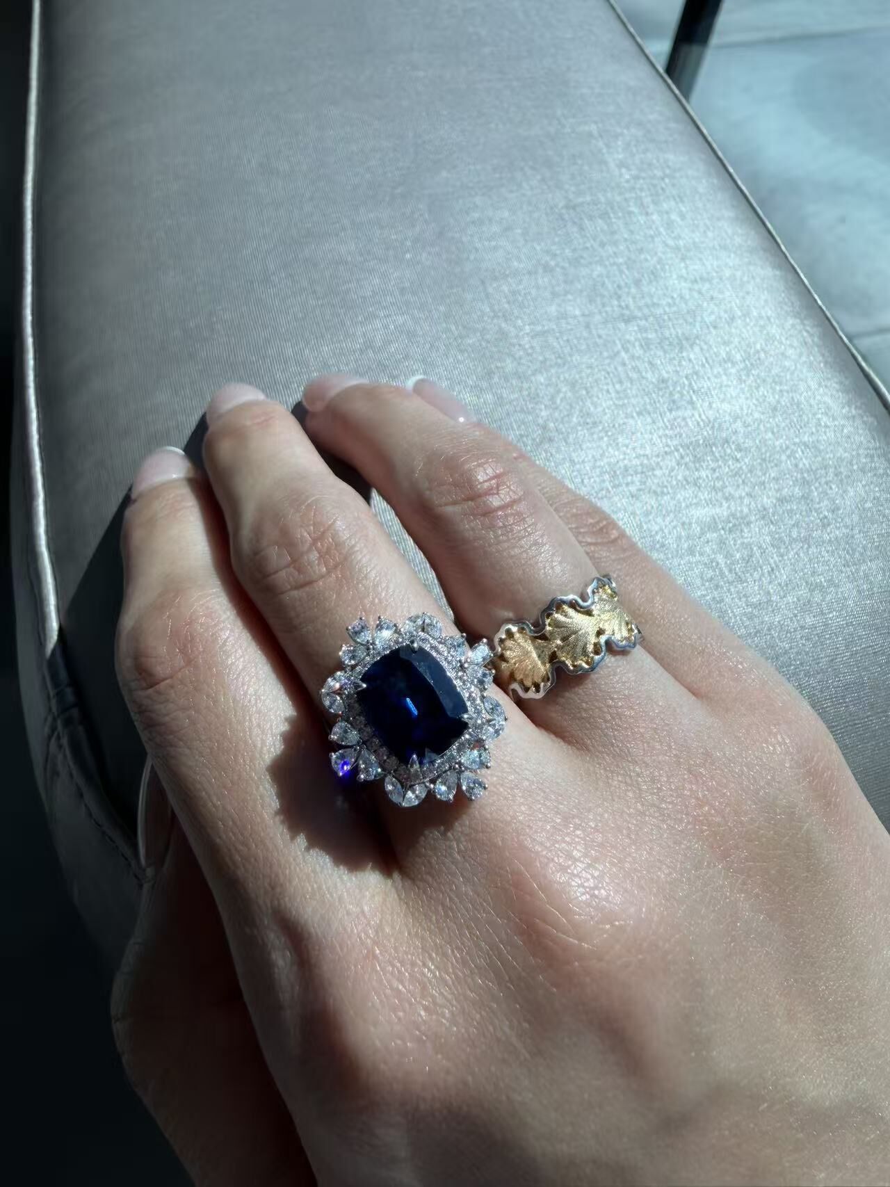 A19 gold ring  -M