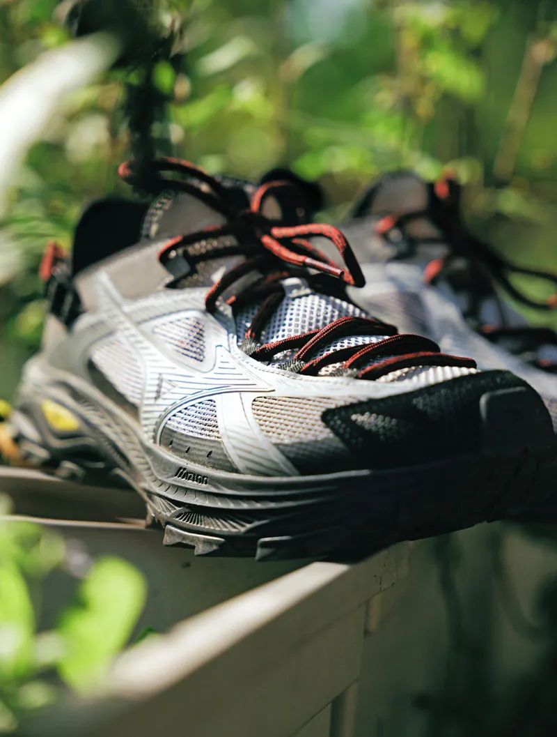 今次焦點集中喺MIZUNO XLG 2K WAVE RIDER同MIZUNO RACER TRAIL SE V2，兩個系列分別代表都市機能同戶外越野風格，再配合全新配色設計，令整體更加貼近日常穿搭，而唔再只係運動用途。