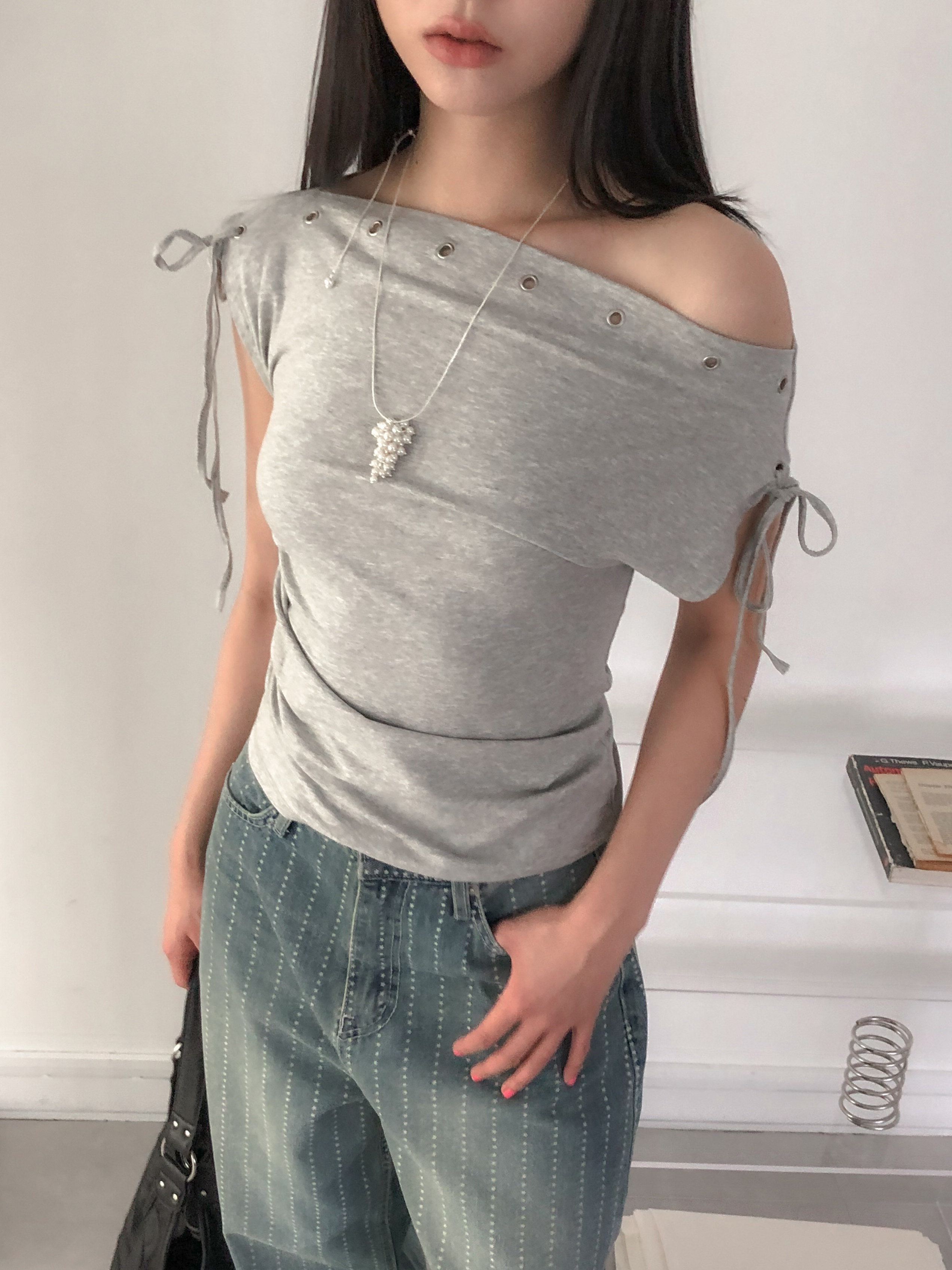 eyelet boat neck tee #上衣