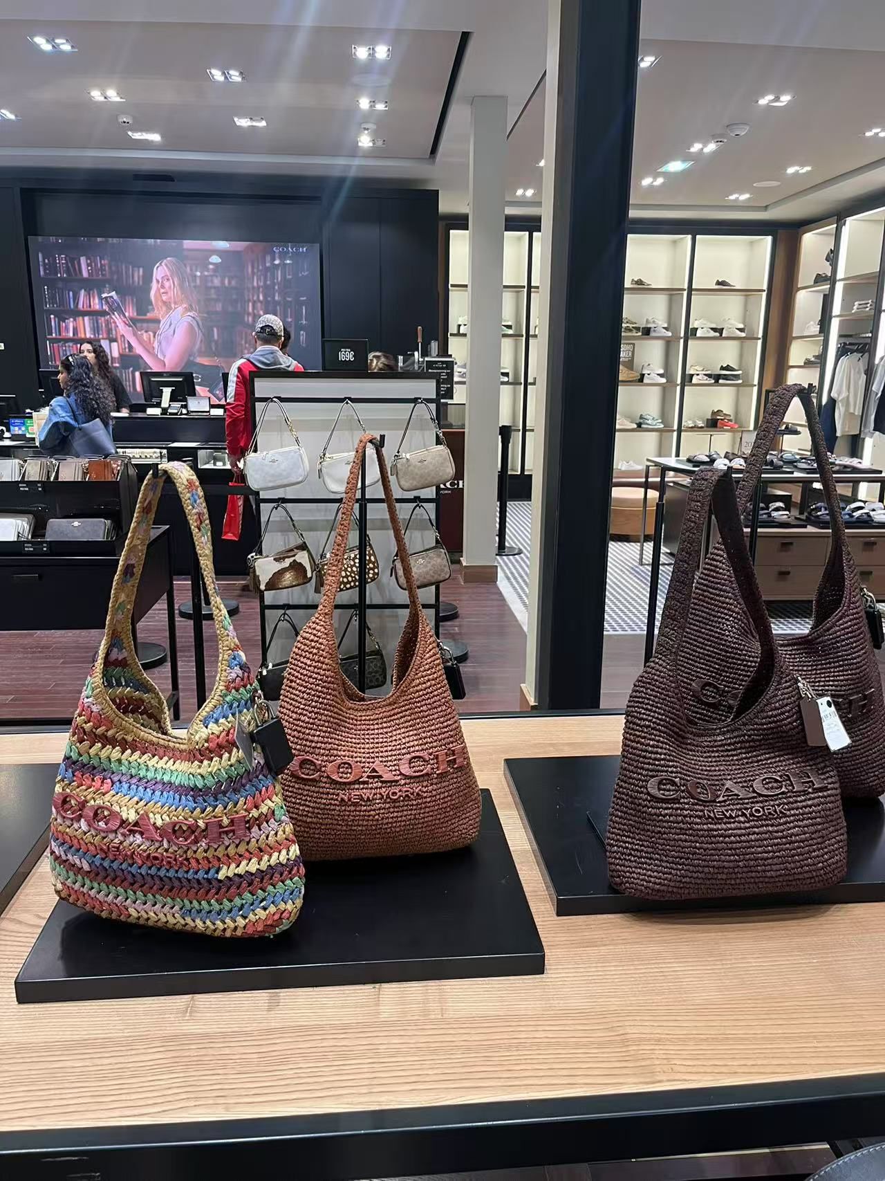 Outlet Coach Straw Brooklyn Bag