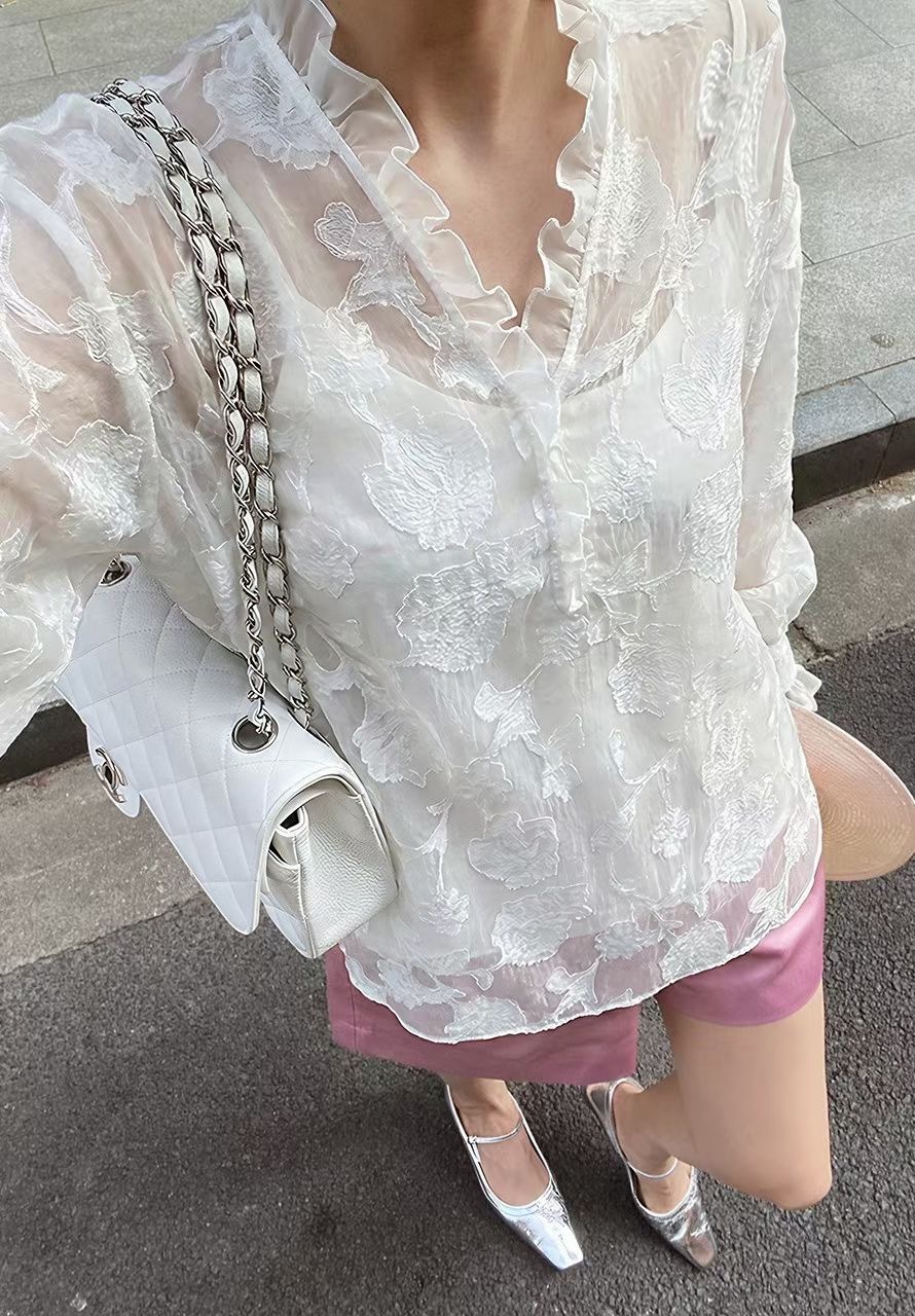 雲朵白立體荷葉滾邊花朵蕾絲上衣-S-XL (Elegant & Love)