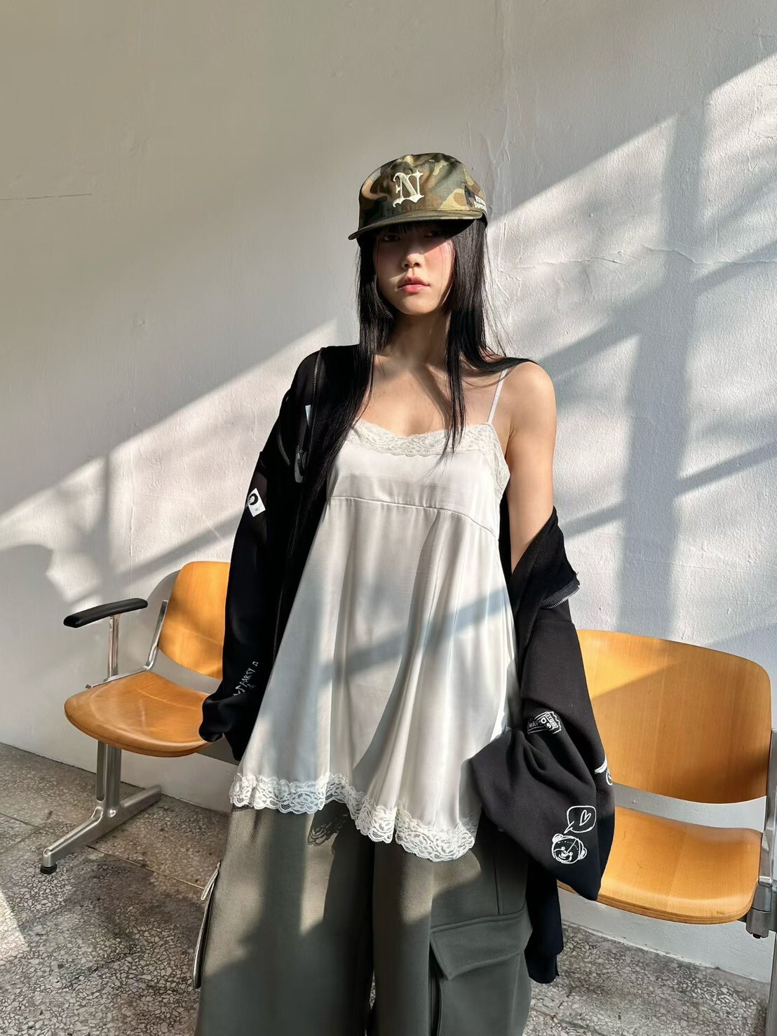 緞面蕾絲細肩帶短洋裝