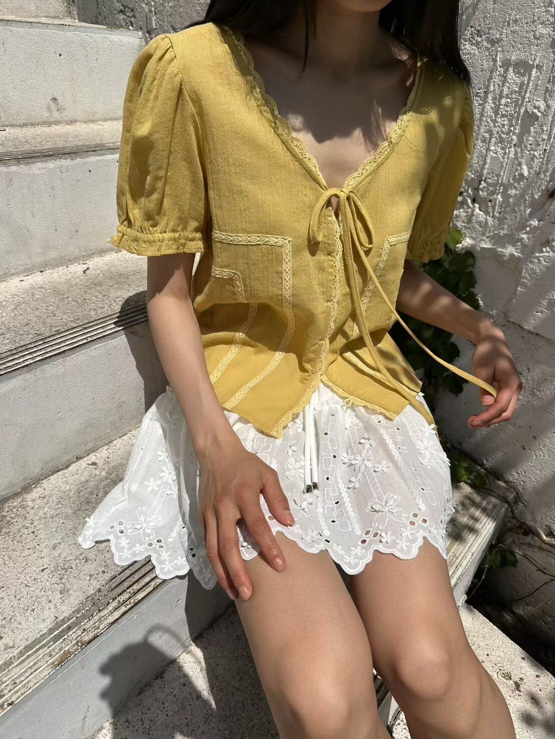 V棉麻綁帶襯衫