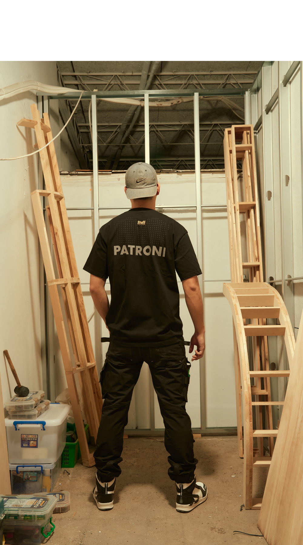 PATRONI SW2501 多口袋彈力工作褲實穿背面展示