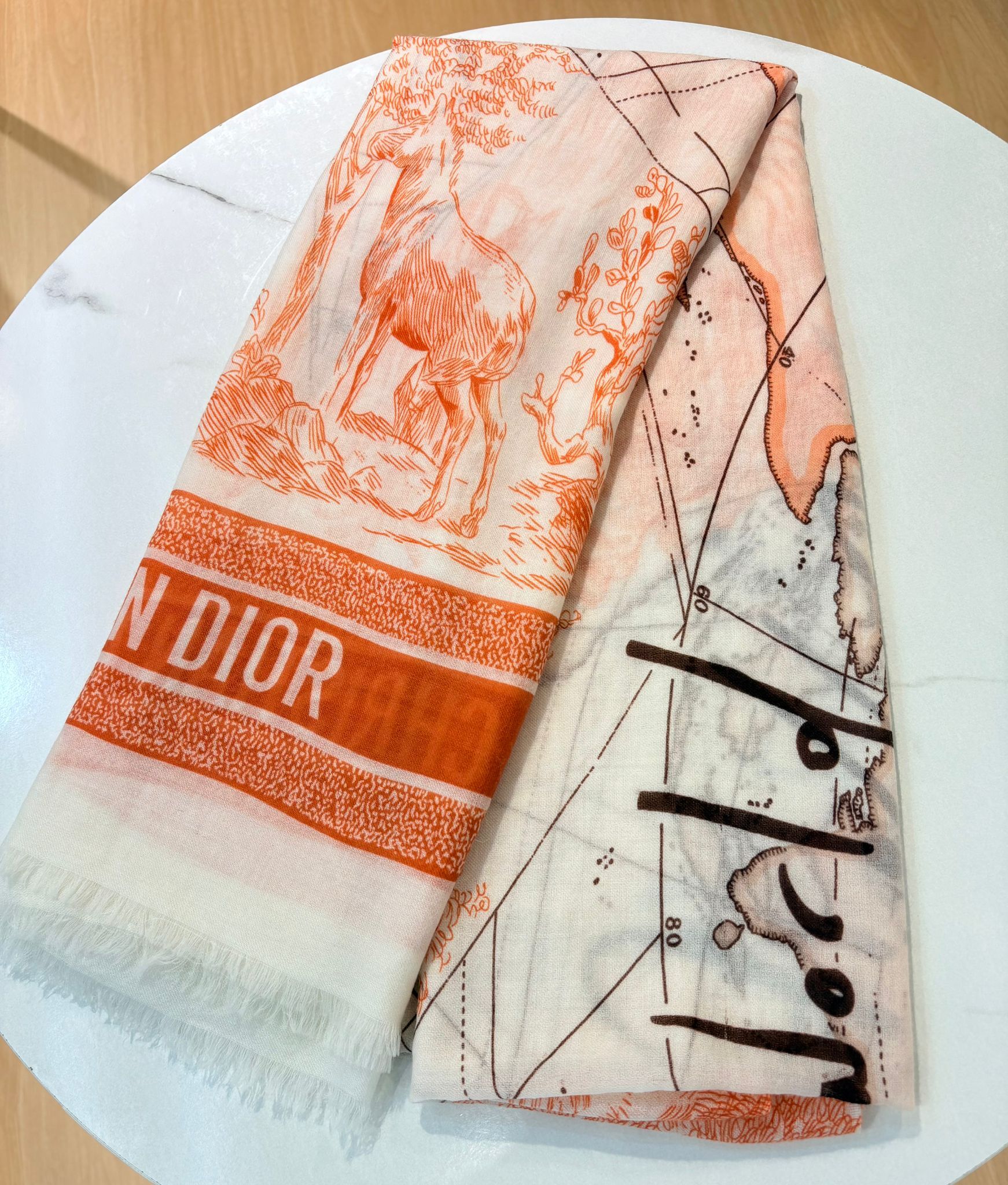 98%NEW二手DIOR圍巾/冷氣披肩 AROUND THE WORLD SCARF 橙色輕柔羊絨 動物地圖圖案 #香榭站正品