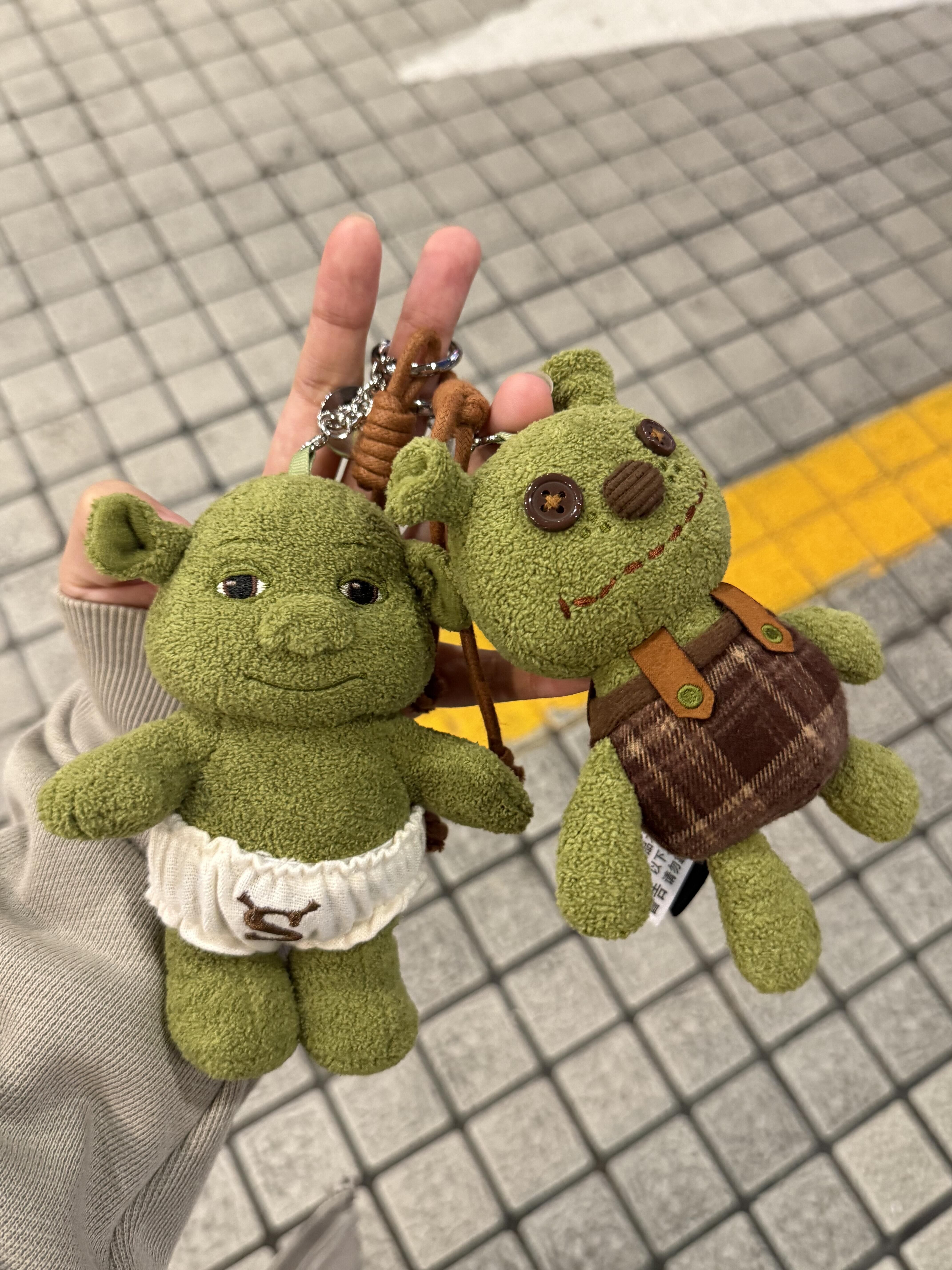 SHREK 史瑞克 正版授權 回憶經典系列 吊飾 娃娃 尿布 (任買兩件7-11免運)/預購