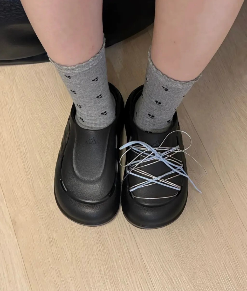 <雨天穿搭必備💦> Adidas OZWAVE CLOG 包頭拖鞋 黑色