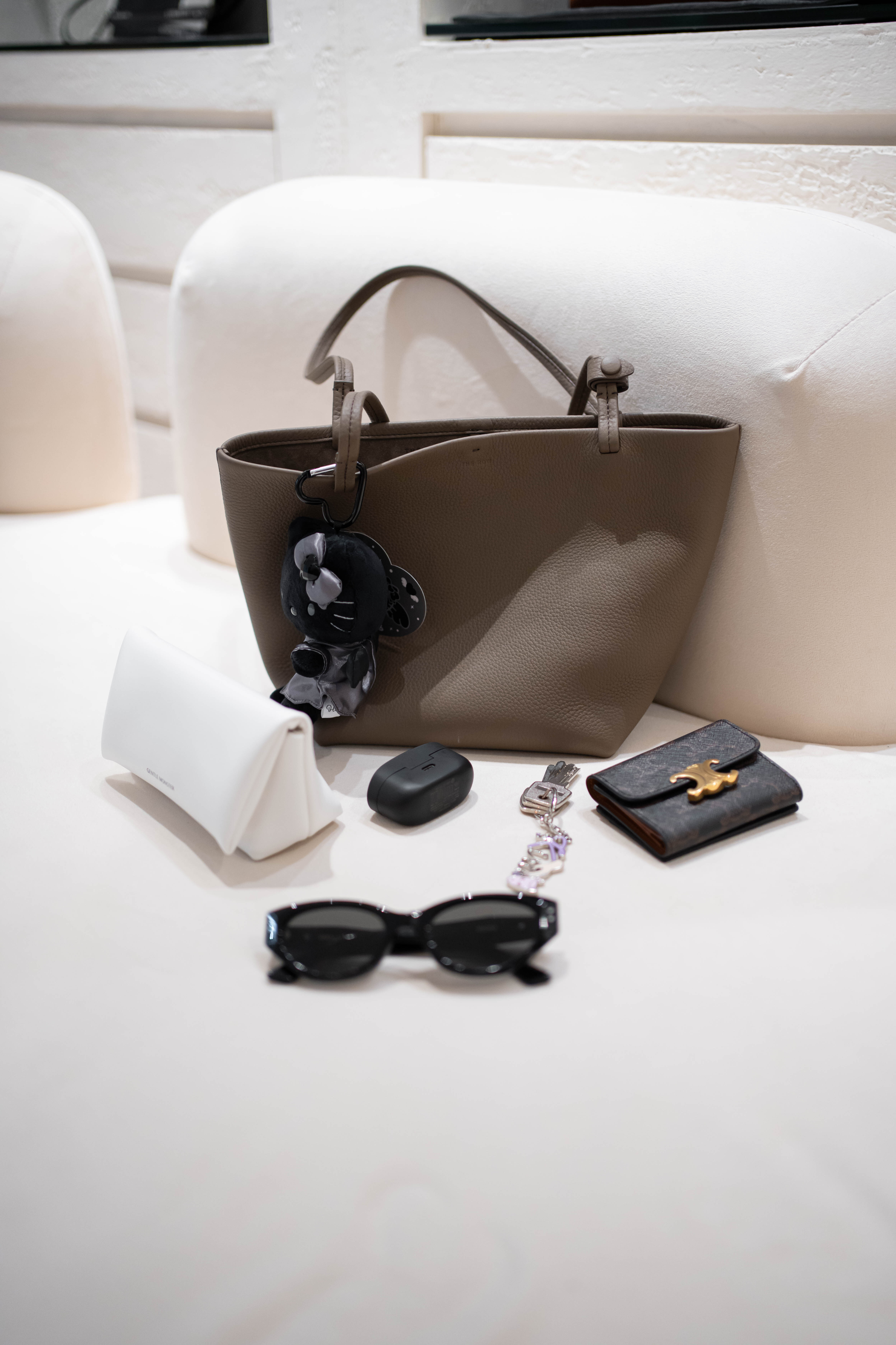 The Row Three Park Tote 煙灰褐 Smoked Taupe