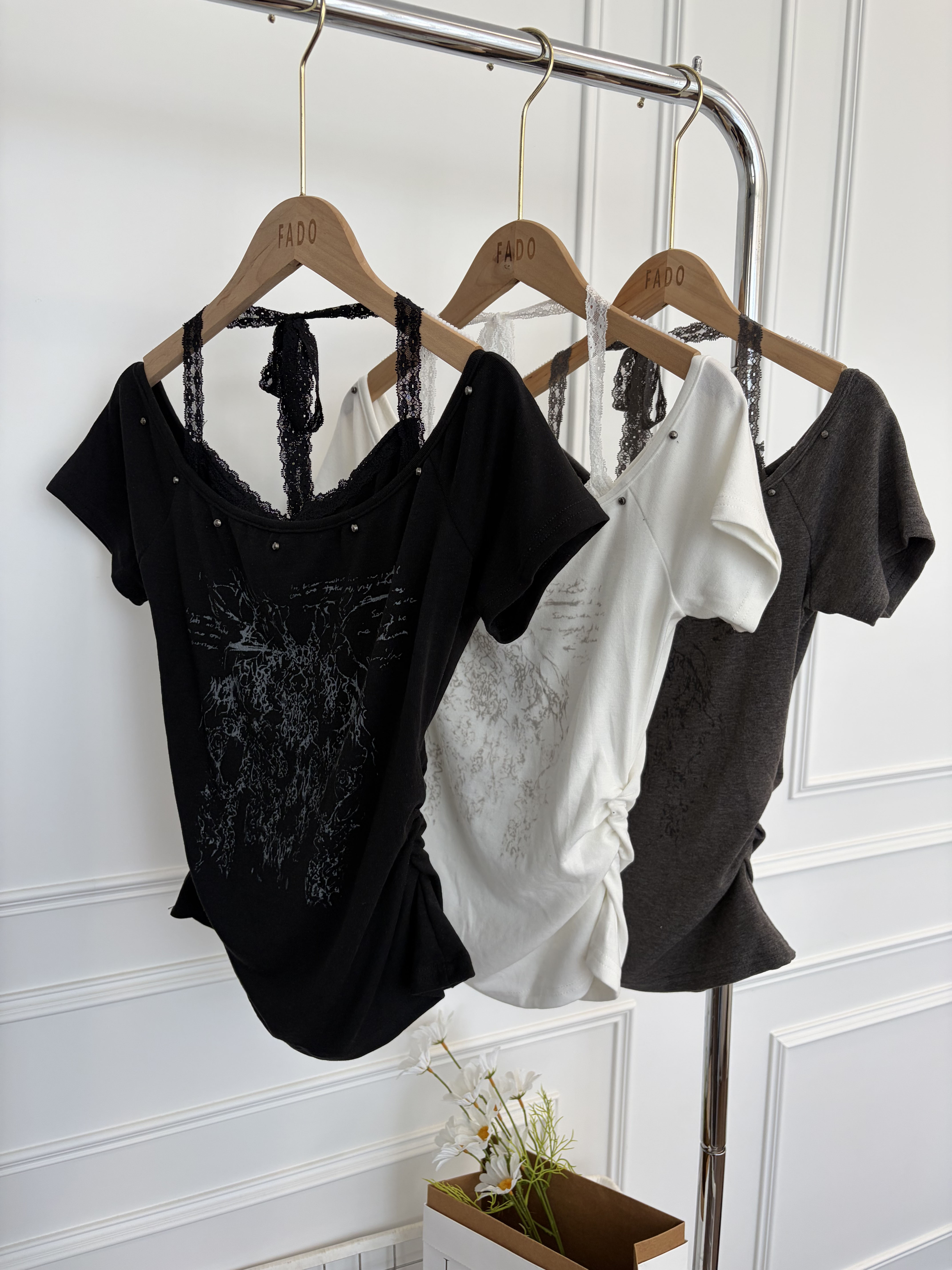法朵Fado shop｜蕾絲掛脖印花短袖上衣 0285004 三色