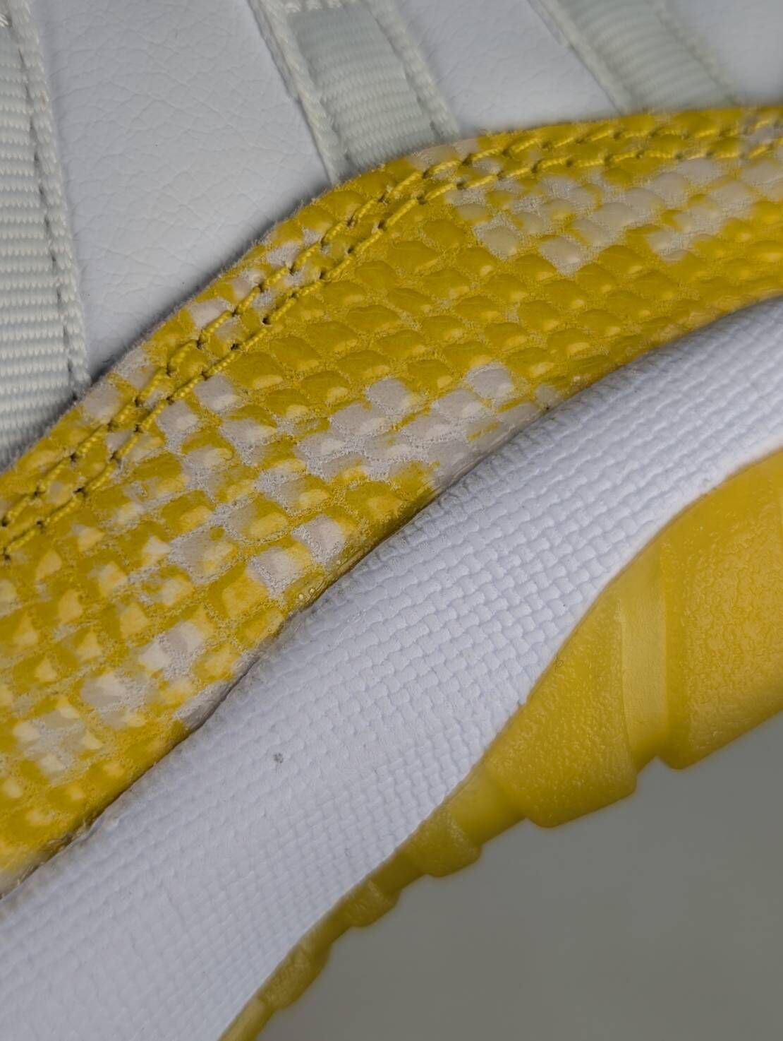 微瑕疵-右腳鞋面汙漬 AH7860-107 W6.5 Air Jordan 11 Low W "Yellow Snakeskin" 黃金蟒 蛇皮 女鞋 男女段