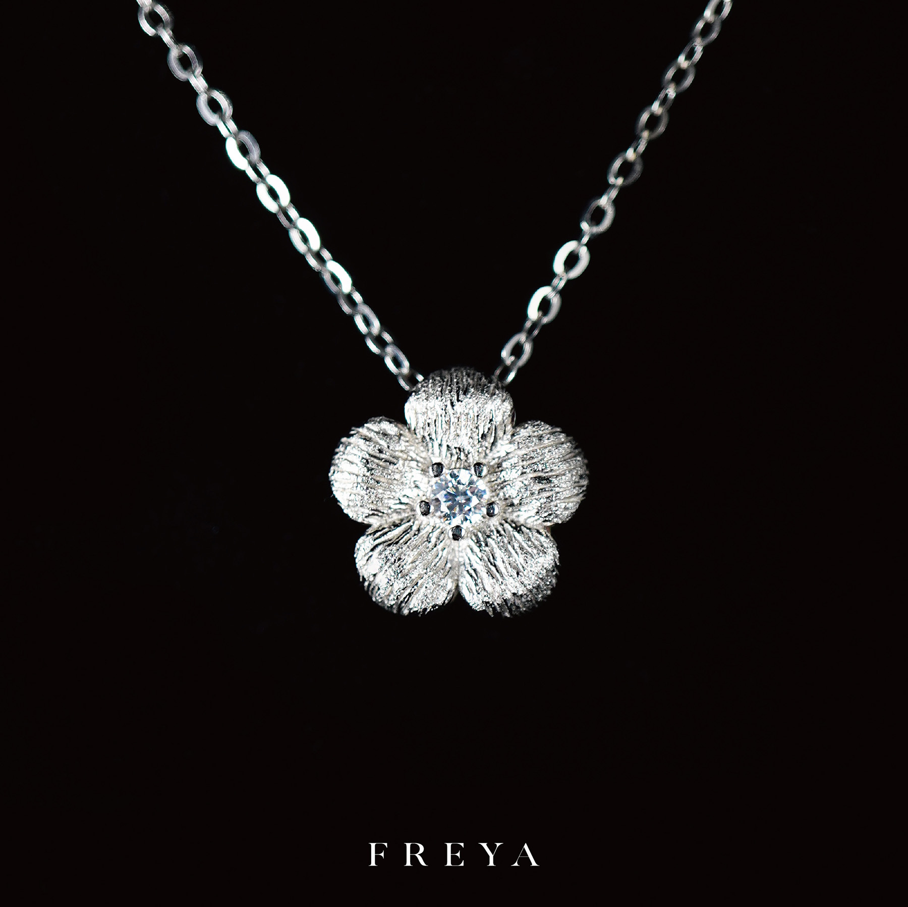 FREYA 茶花項鍊