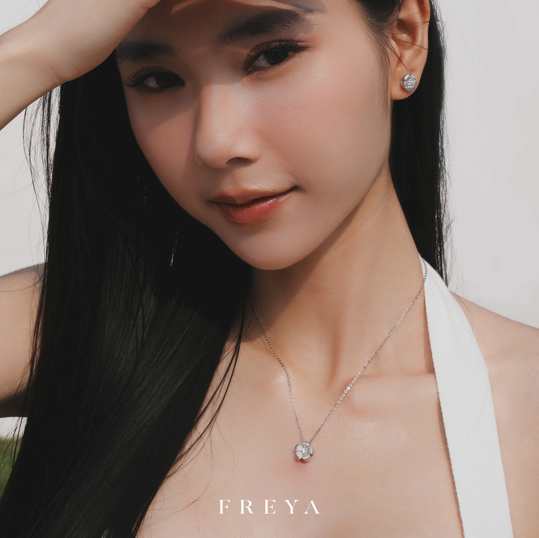 FREYA 茶花項鍊