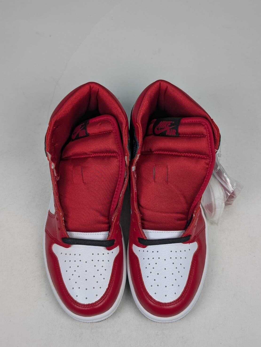 微瑕疵-左右腳內外側號跟微泛黃結晶體 CD0461-601 W7 WMNS Air Jordan 1 High OG ‘Satin Red’