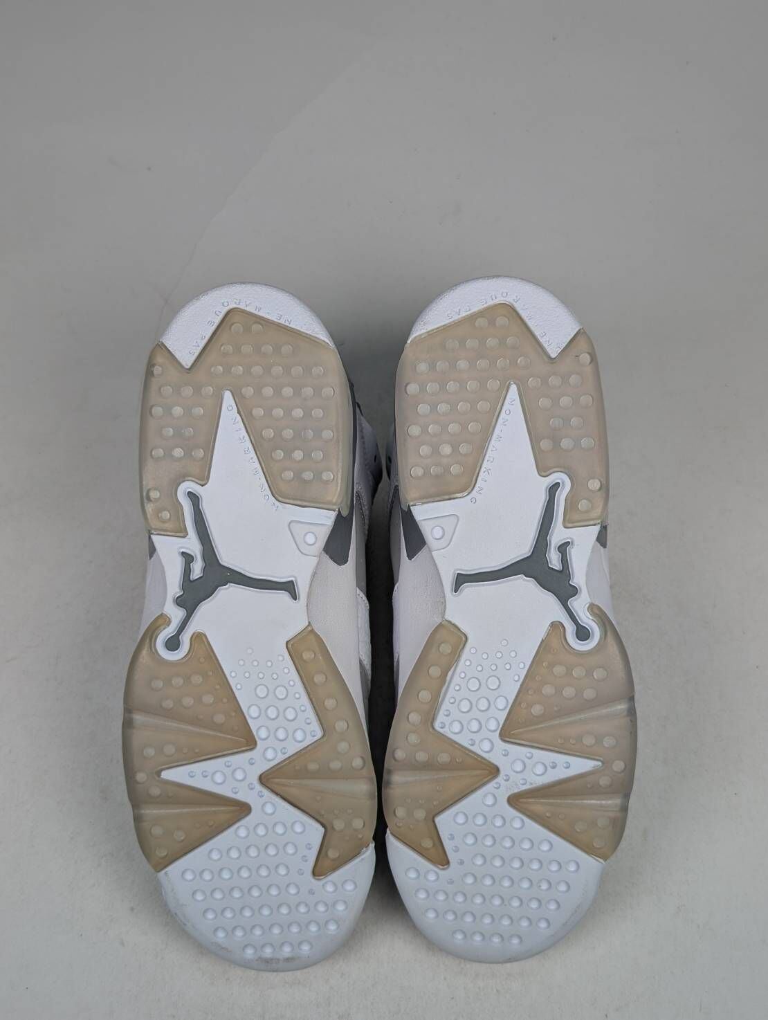 微瑕疵-左右腳中底鞋底後跟泛黃 384665-100 5.5Y Air Jordan 6 “ Cool Grey ” GS 酷灰 女款