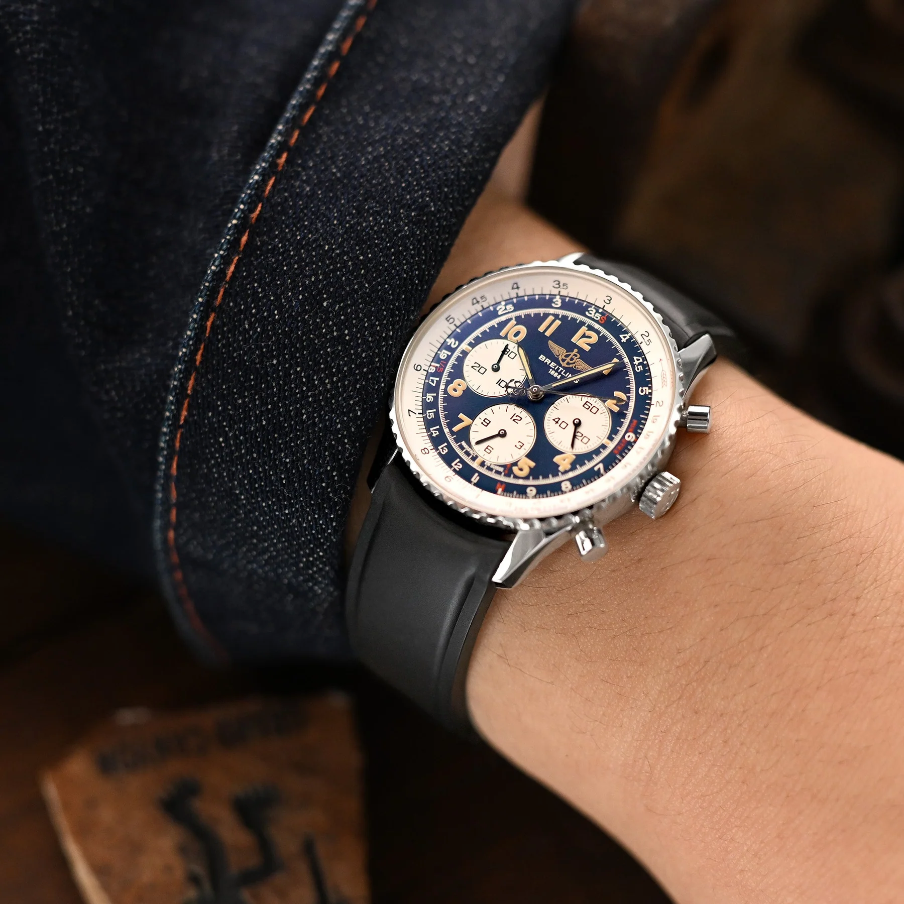 萬年鐘錶 - 太空人錶帶 MiLTAT   Crafter Blue 通用錶帶 22MM 黑色彈性半彎曲頭耳FKM橡膠快拆錶帶  CX03A-22A18BLS01