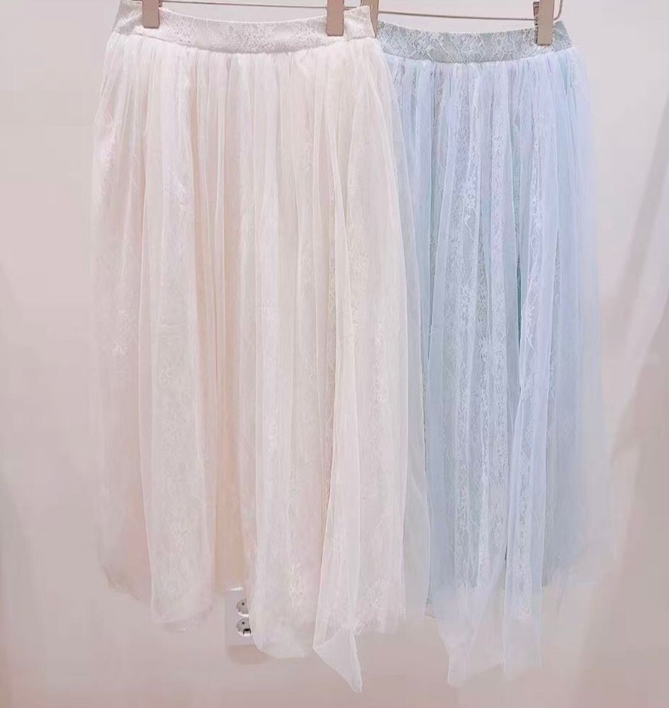 AW64  校長福利價 高質LACE長裙  腰27-36 HIP60 長35 $549 (一口價)