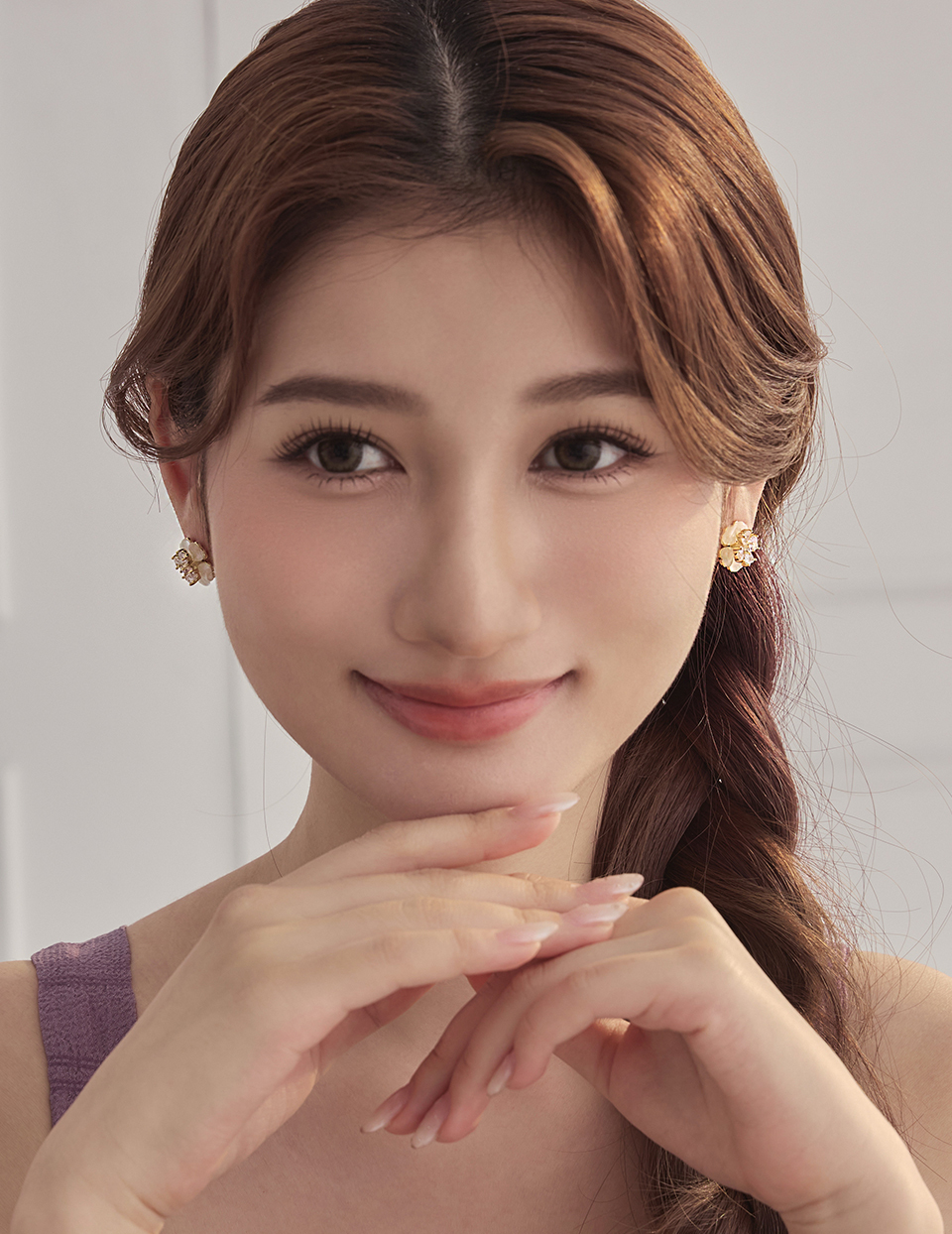 貓眼鋯石立體花朵。銀針耳環