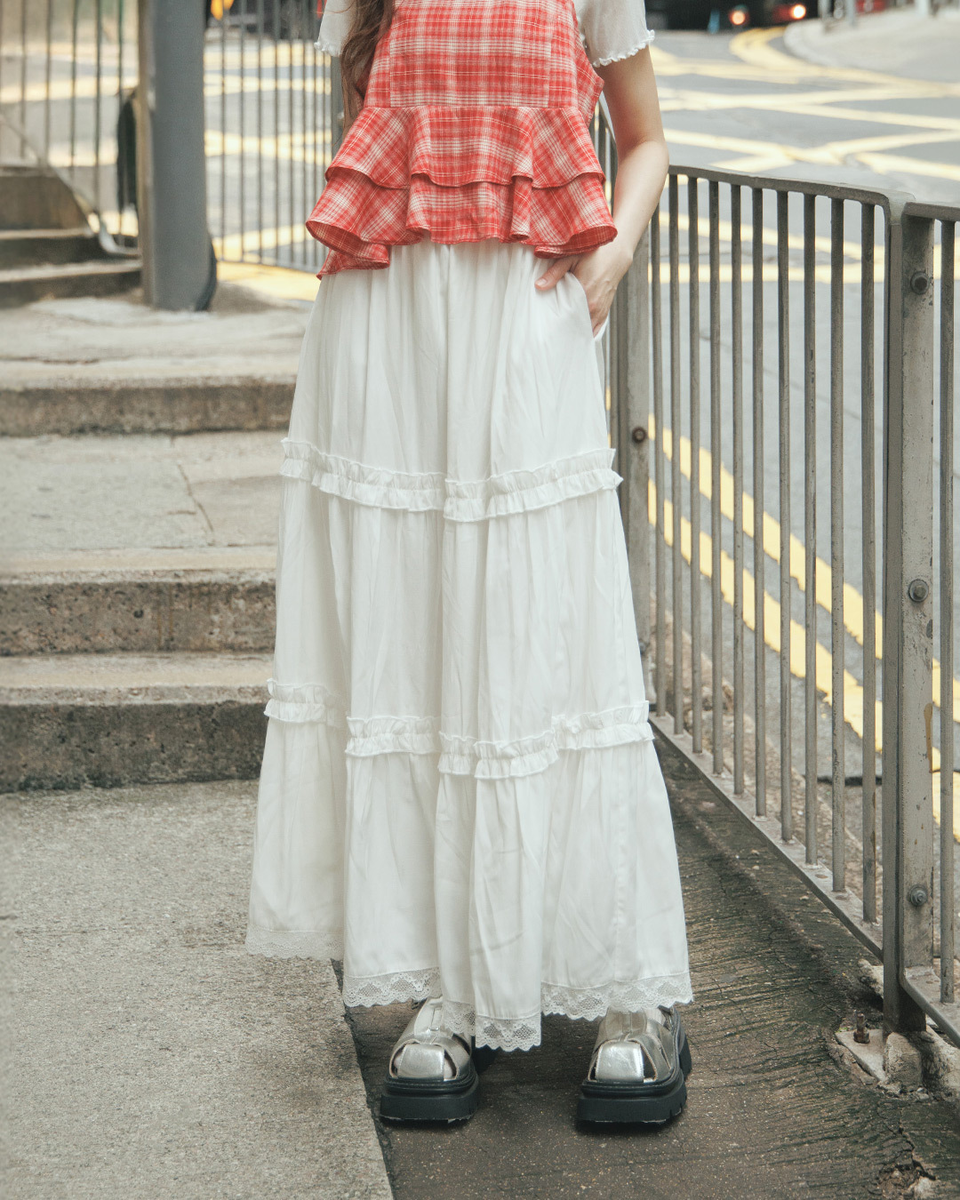 Lace-trimmed ruffled cake dress, available in two colors.【03021723】in stock+pre-order